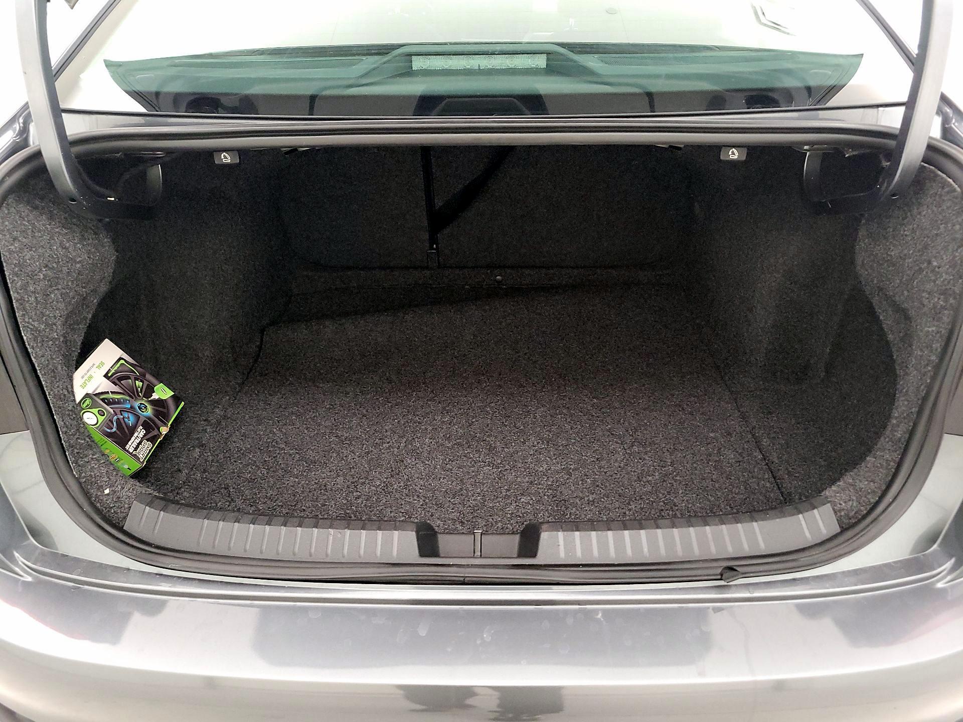 Thumbnail: 2022 Volkswagen Jetta - 20