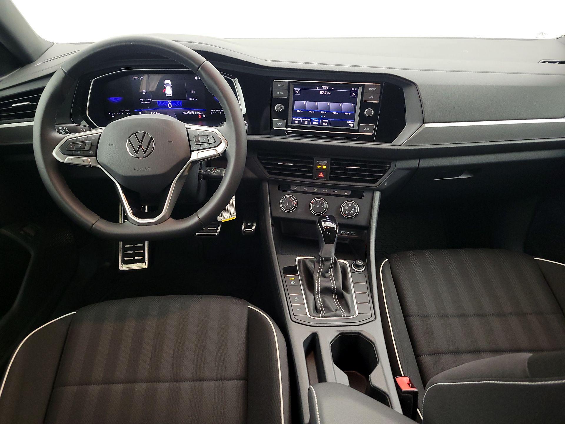 Thumbnail: 2024 Volkswagen Jetta - 9