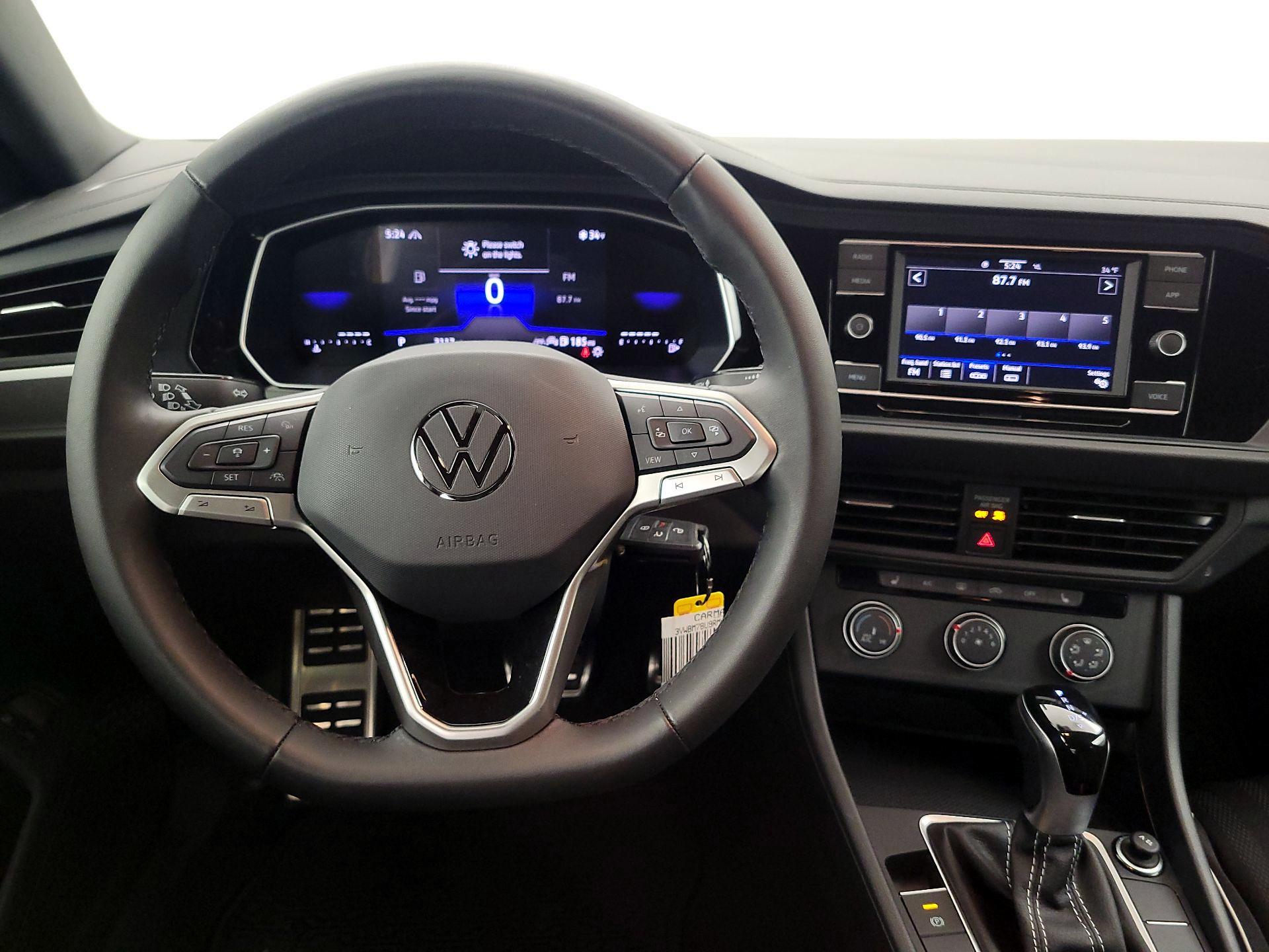 Thumbnail: 2024 Volkswagen Jetta - 10