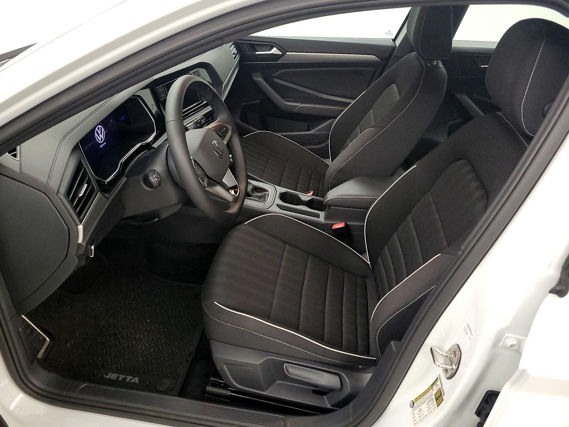 Thumbnail: 2024 Volkswagen Jetta - 11