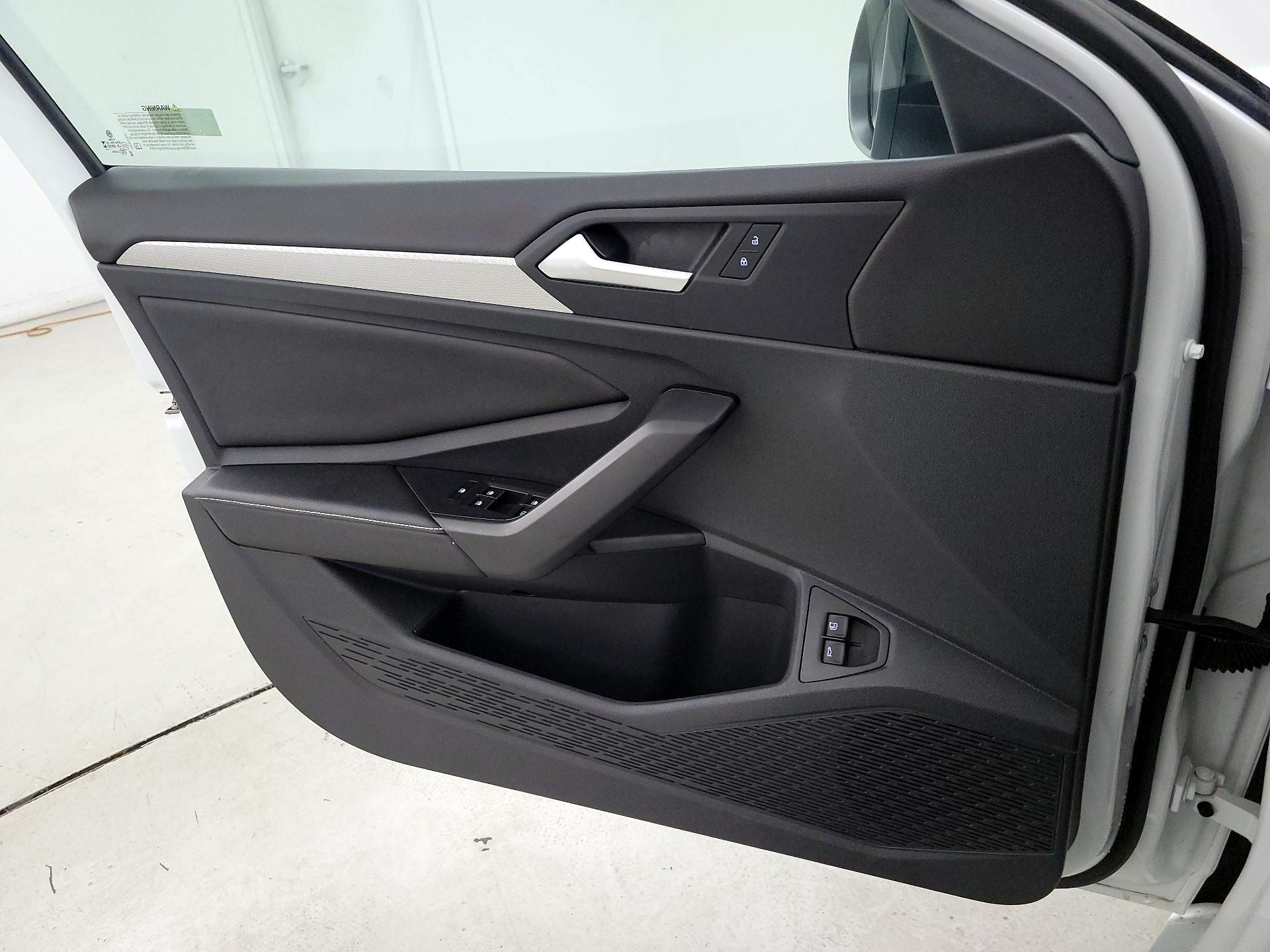 Thumbnail: 2024 Volkswagen Jetta - 12