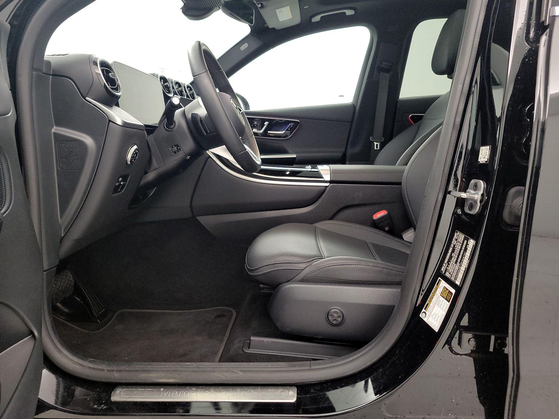 Thumbnail: 2025 Mercedes-Benz GLC - 11