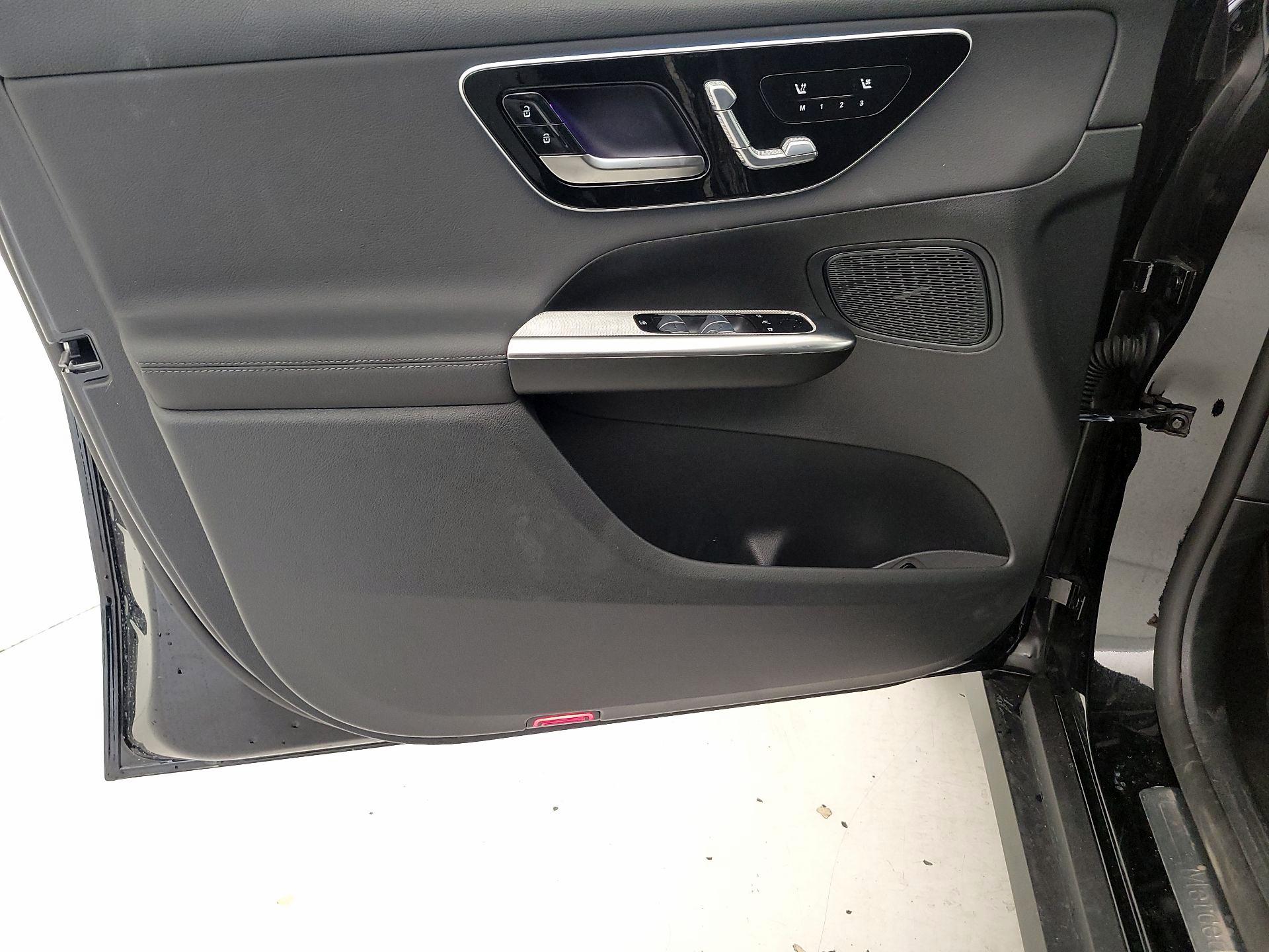 Thumbnail: 2025 Mercedes-Benz GLC - 12