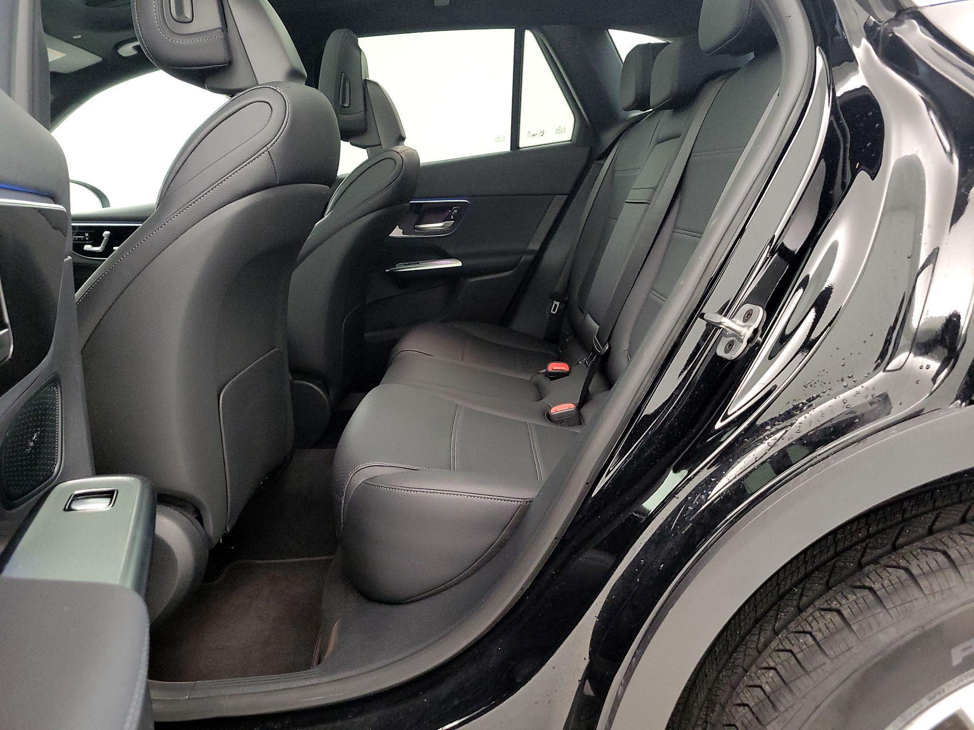 Thumbnail: 2025 Mercedes-Benz GLC - 20