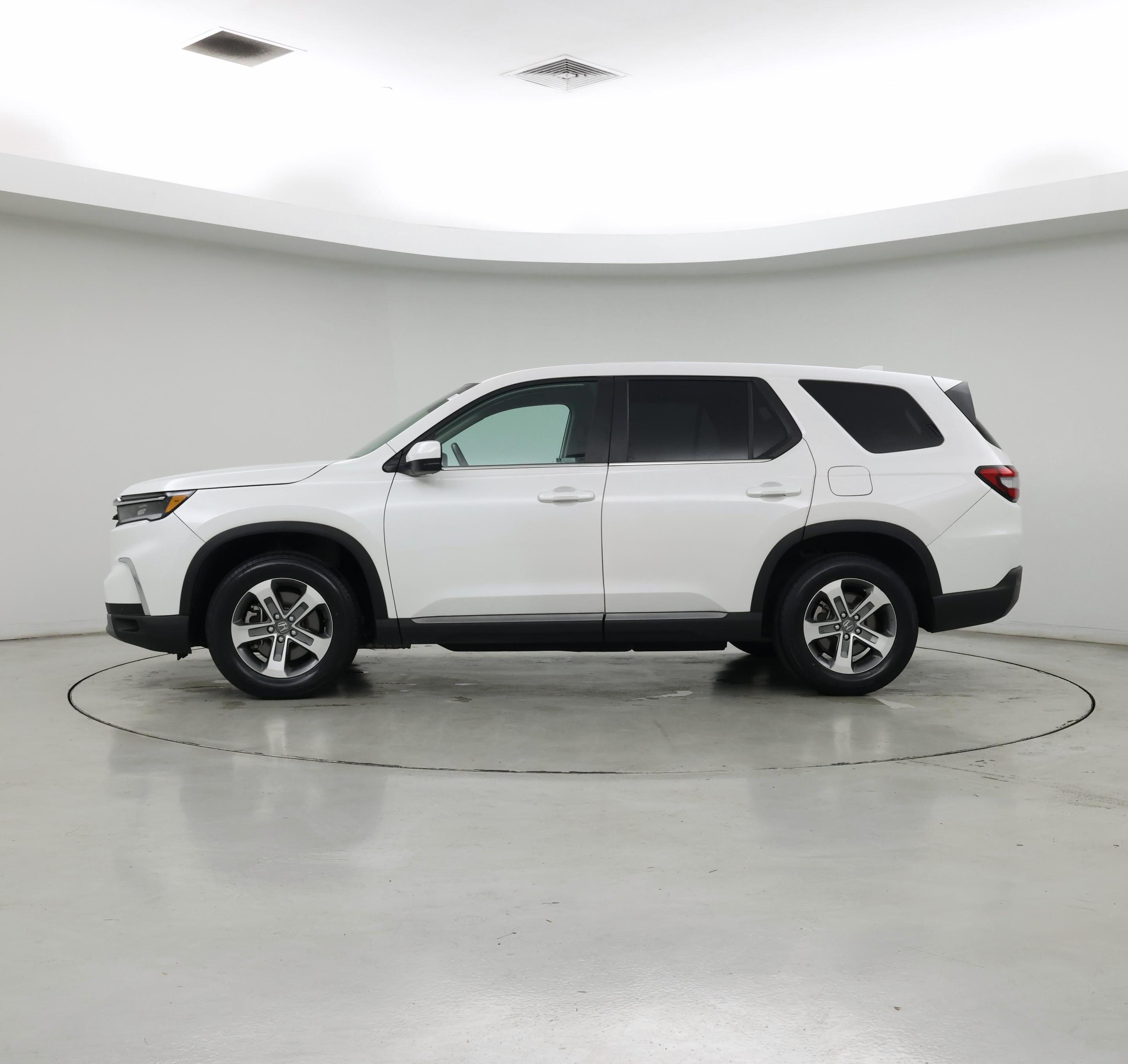 Thumbnail: 2023 Honda Pilot - 3