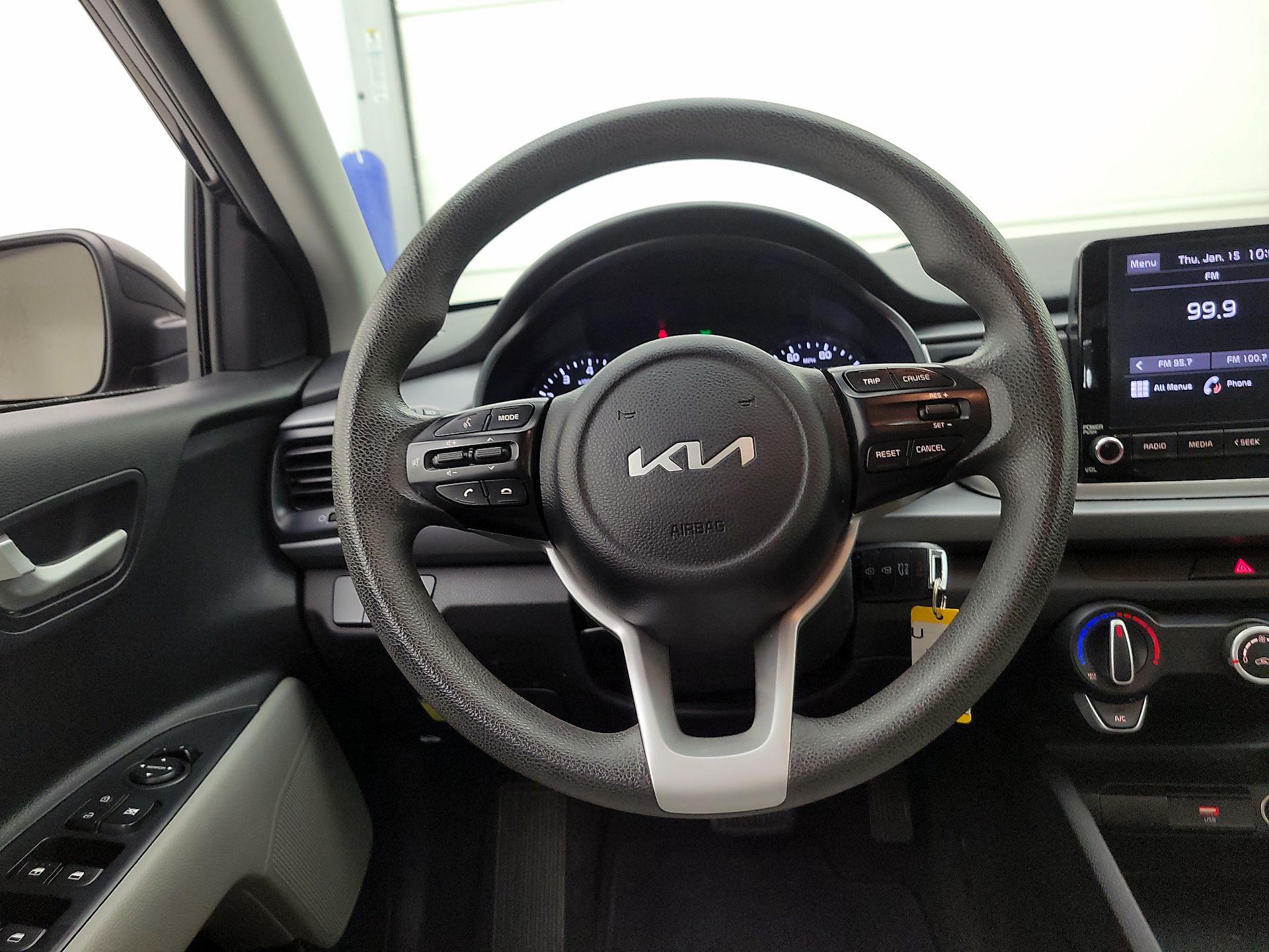 Thumbnail: 2023 Kia Rio - 10