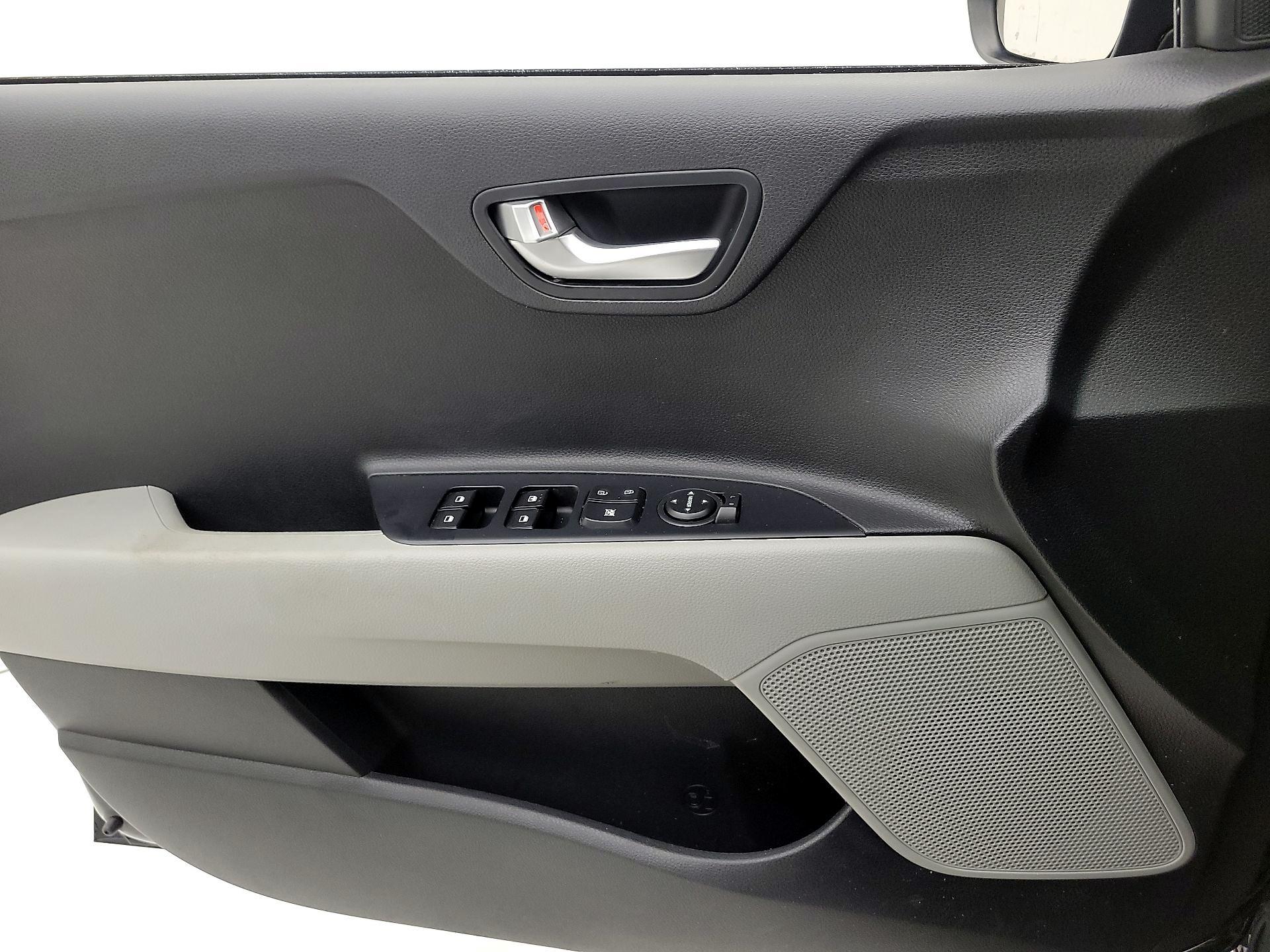 Thumbnail: 2023 Kia Rio - 12