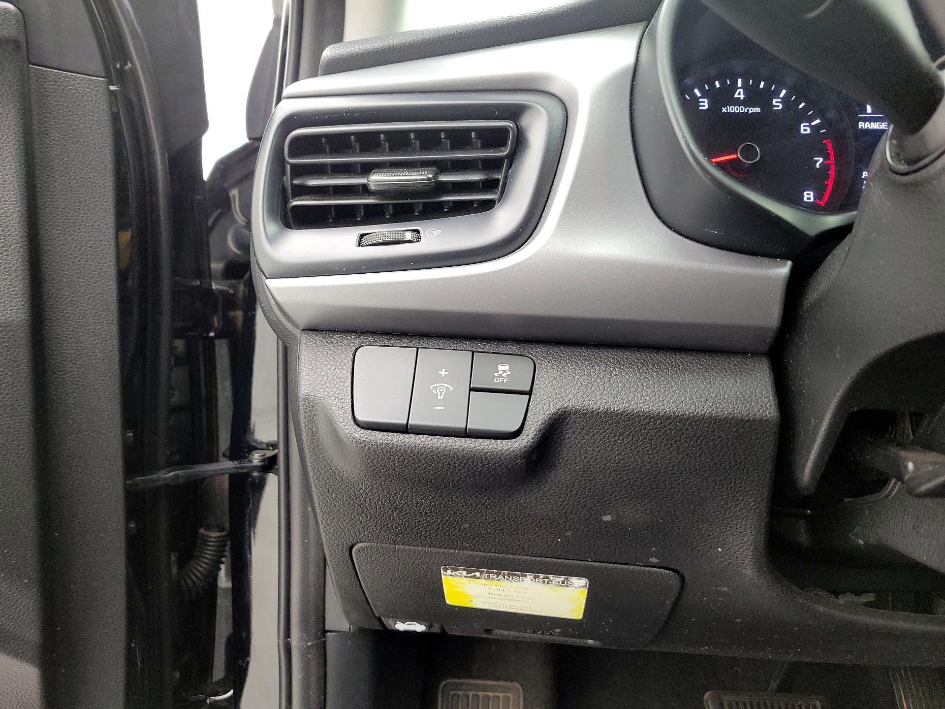 Thumbnail: 2023 Kia Rio - 13