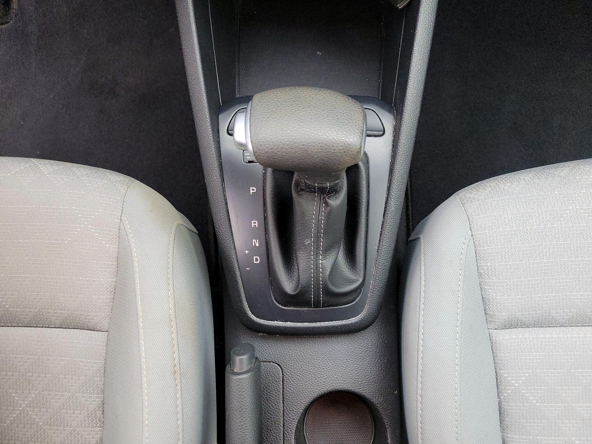 Thumbnail: 2023 Kia Rio - 17