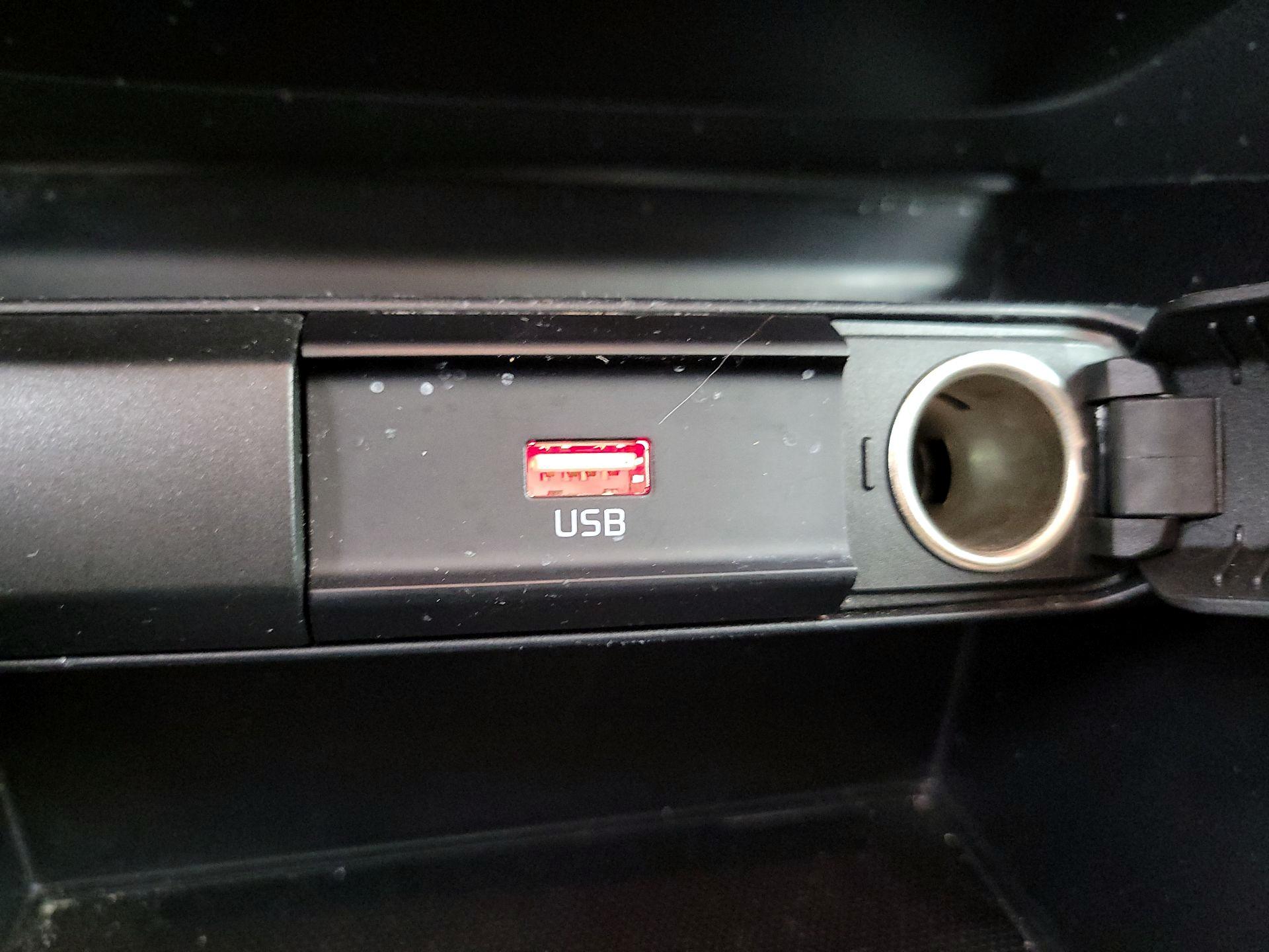 Thumbnail: 2023 Kia Rio - 18