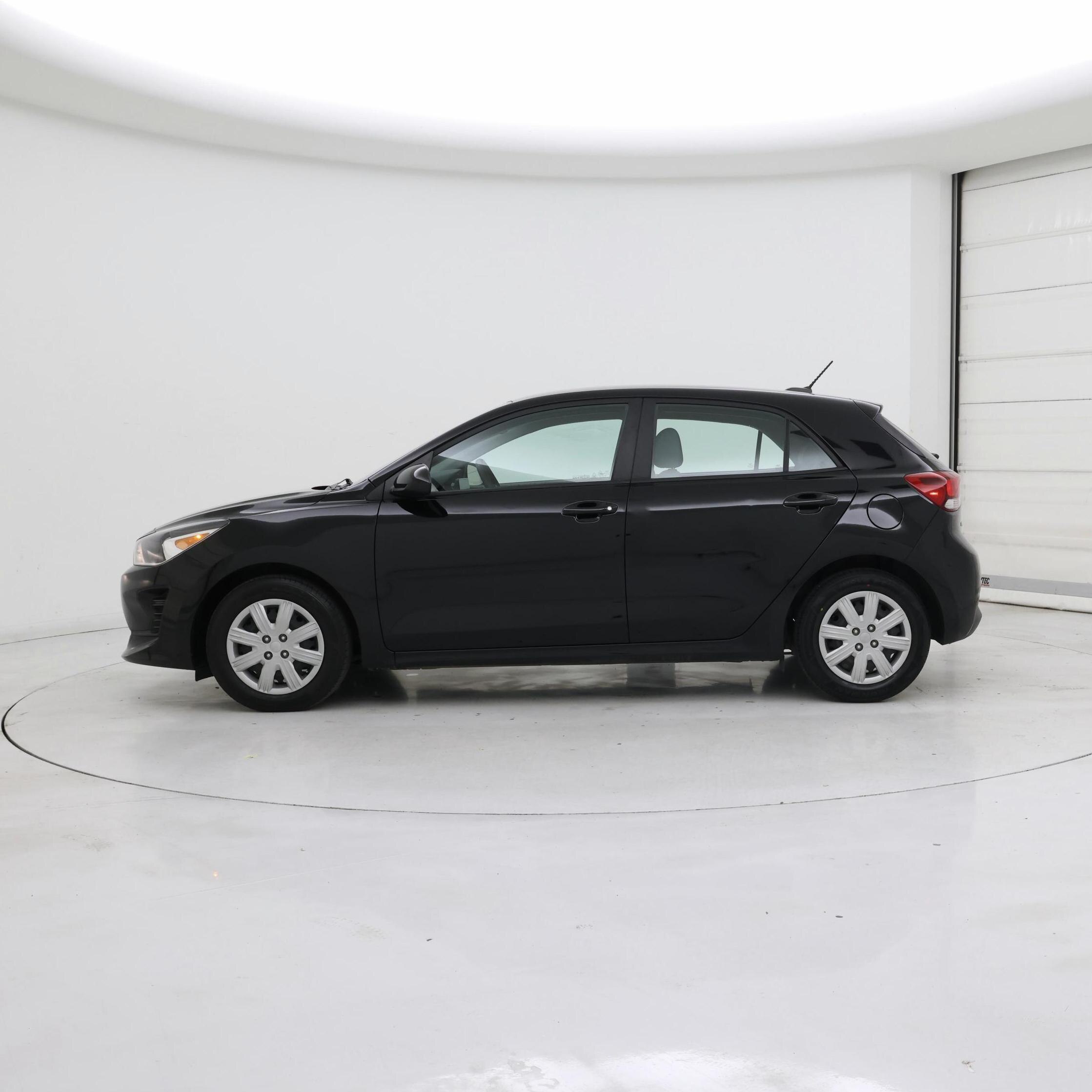 Thumbnail: 2023 Kia Rio - 3