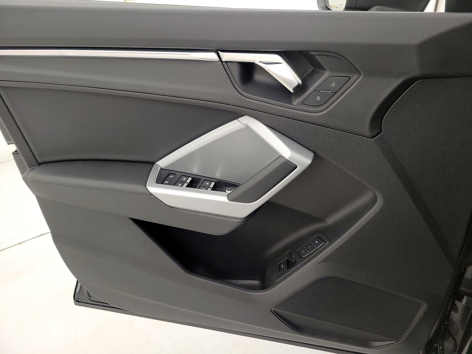 Thumbnail: 2022 Audi Q3 - 12