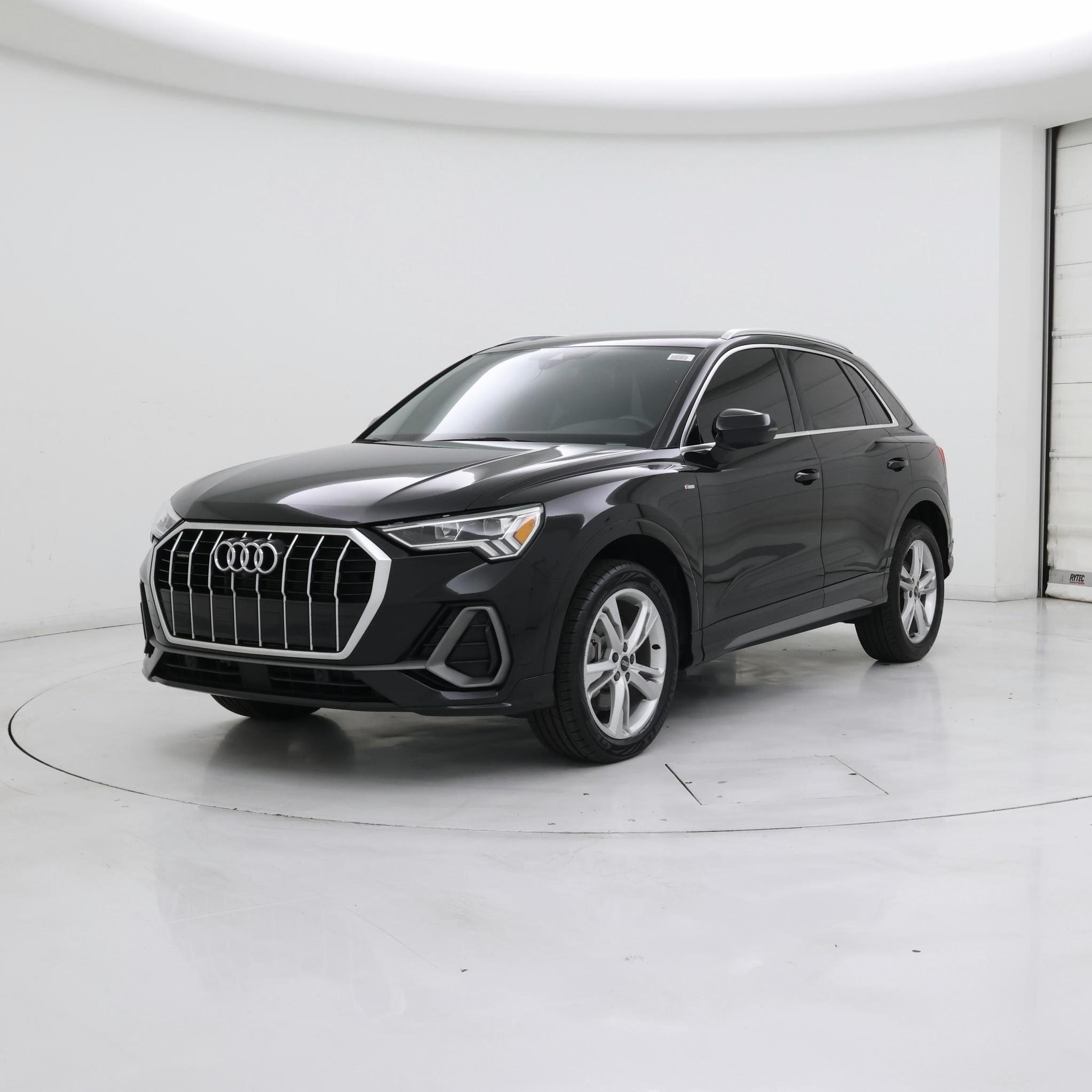 Thumbnail: 2022 Audi Q3 - 4