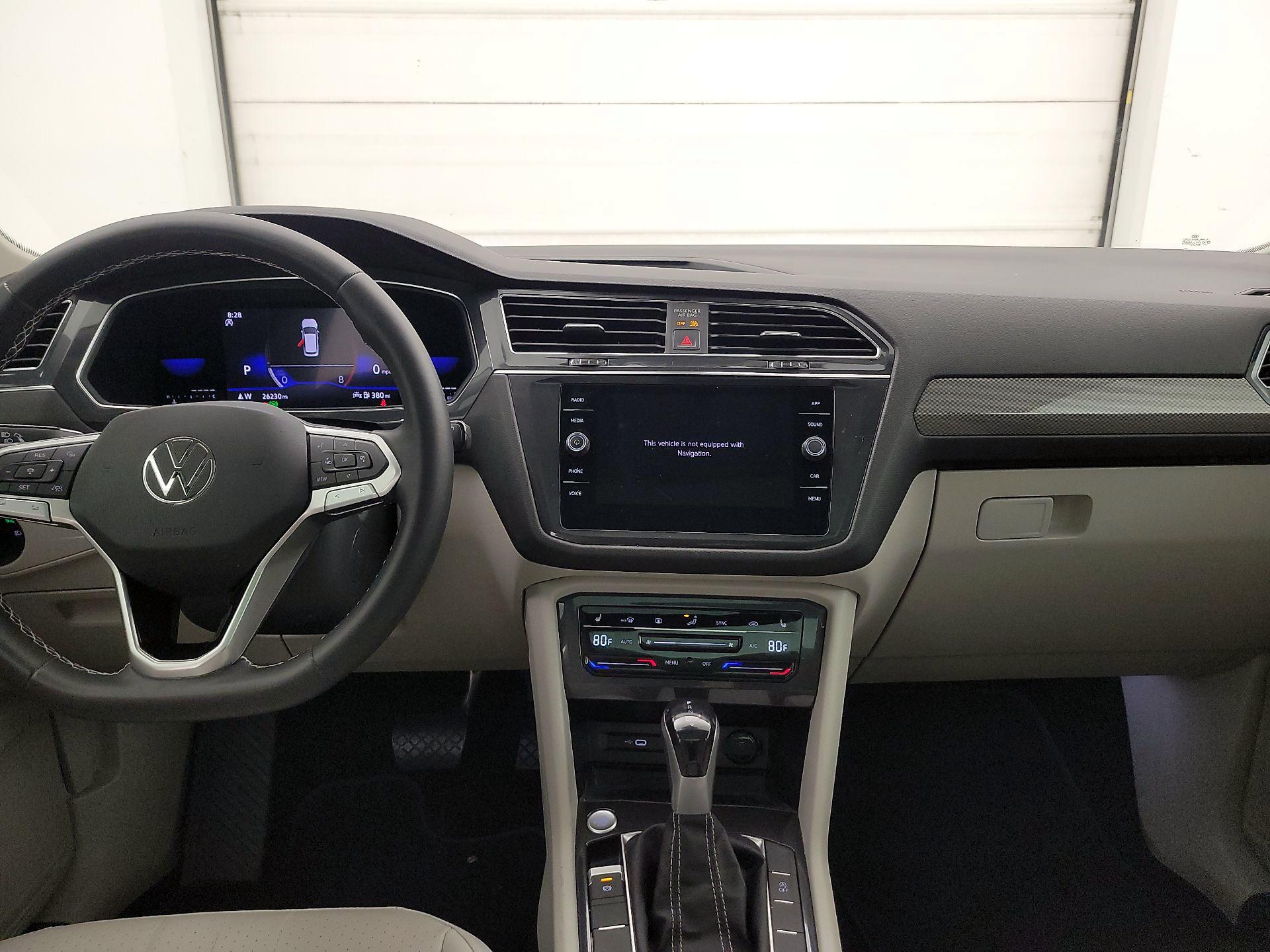 Thumbnail: 2023 Volkswagen Tiguan - 9