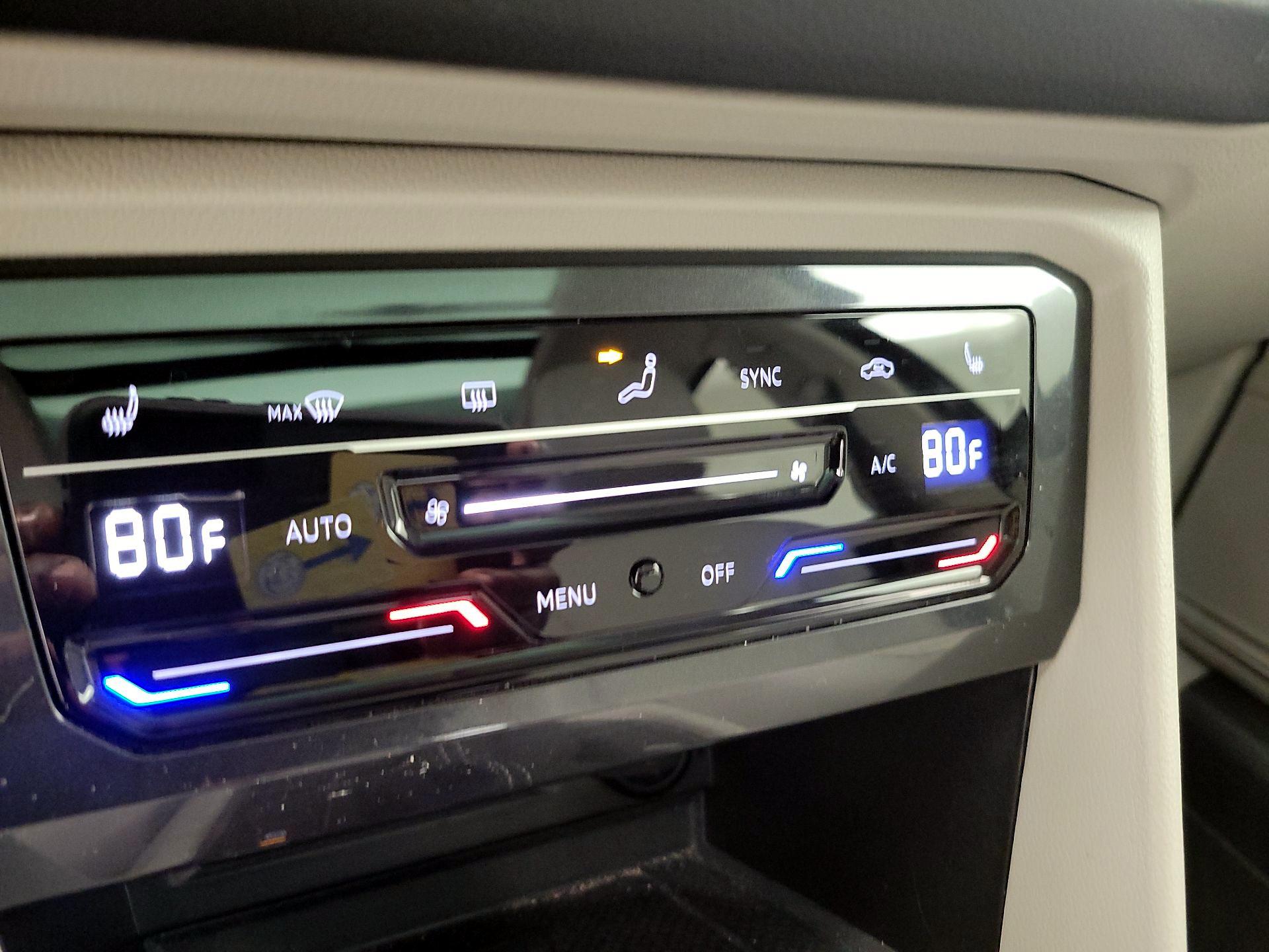 Thumbnail: 2023 Volkswagen Tiguan - 16