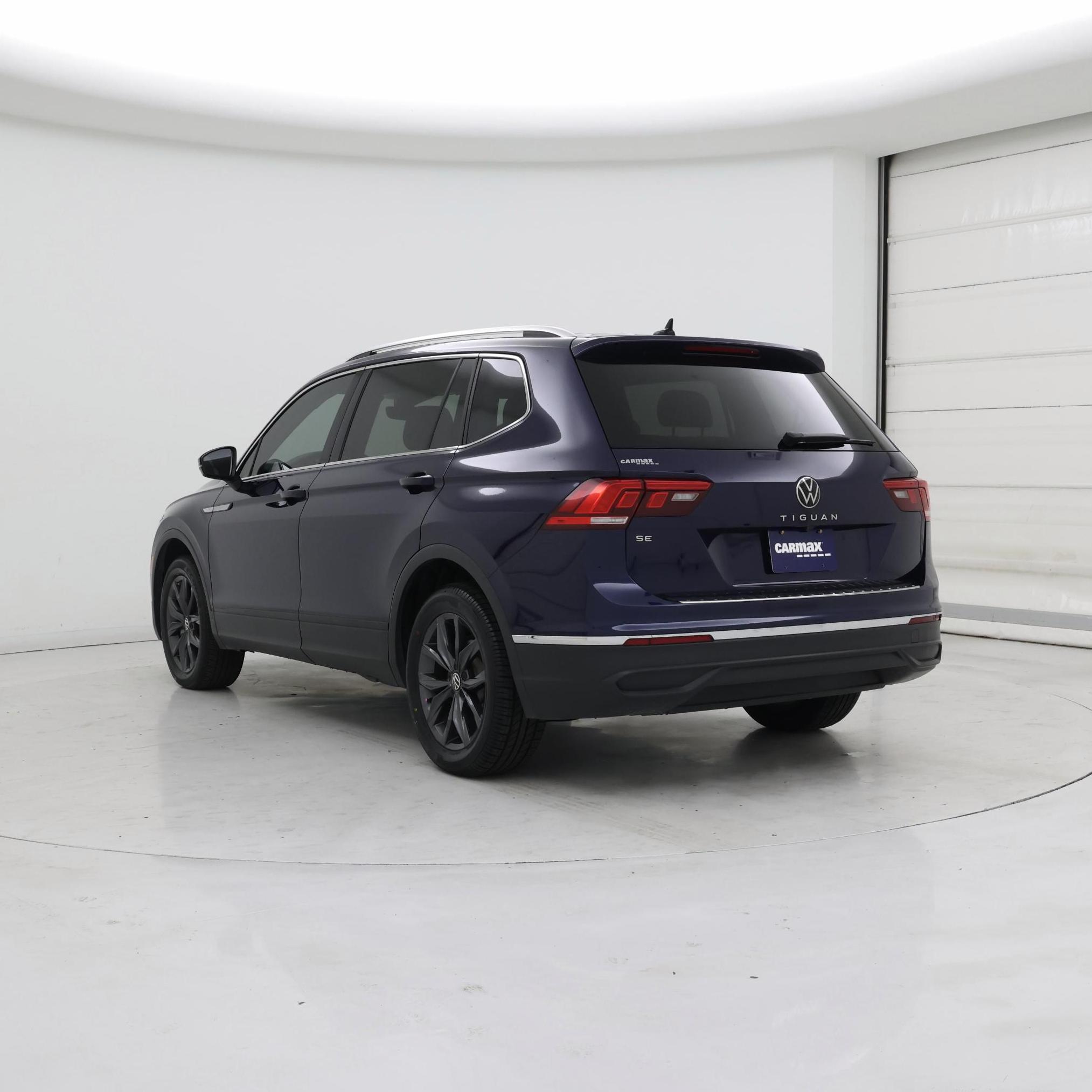 Thumbnail: 2023 Volkswagen Tiguan - 2