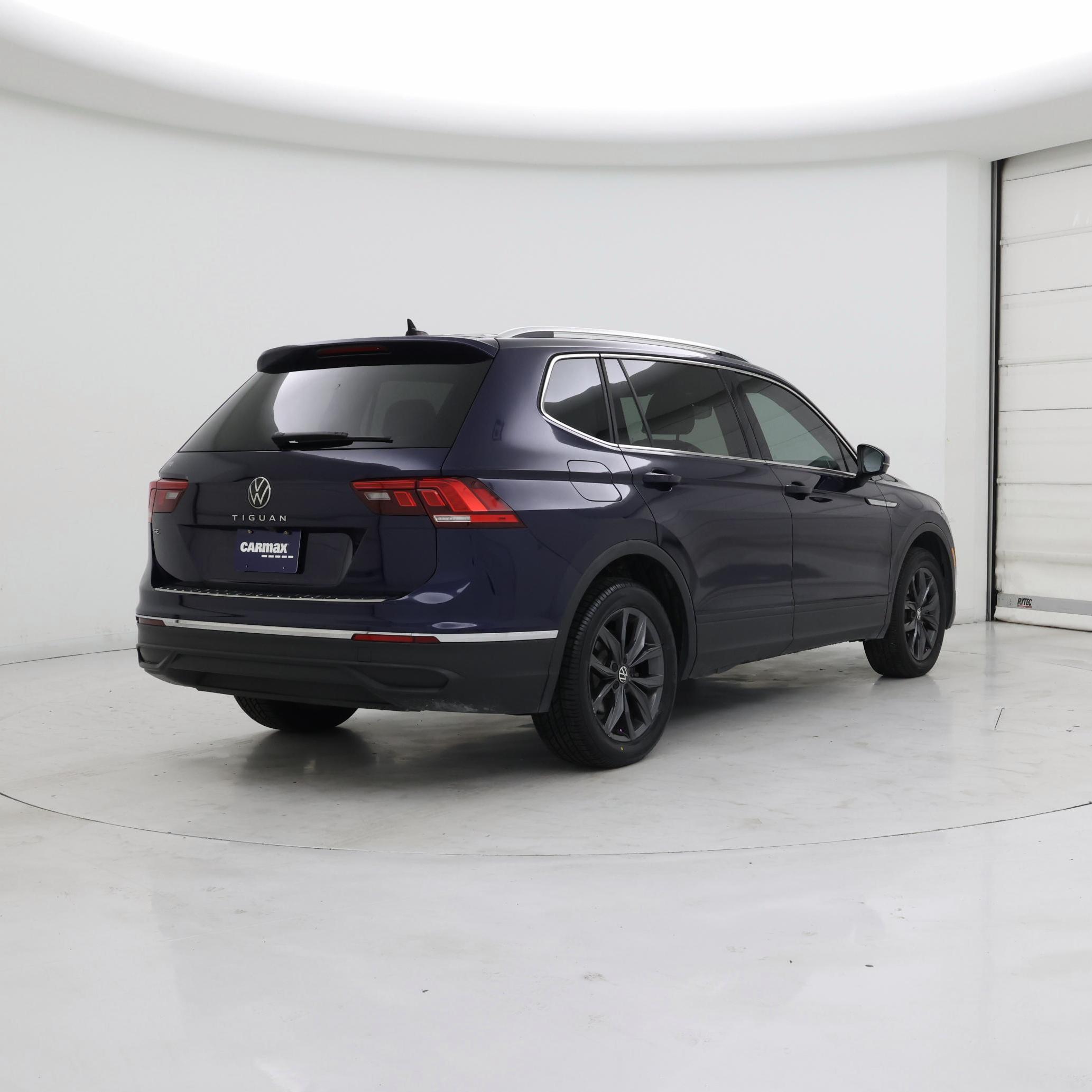 Thumbnail: 2023 Volkswagen Tiguan - 8