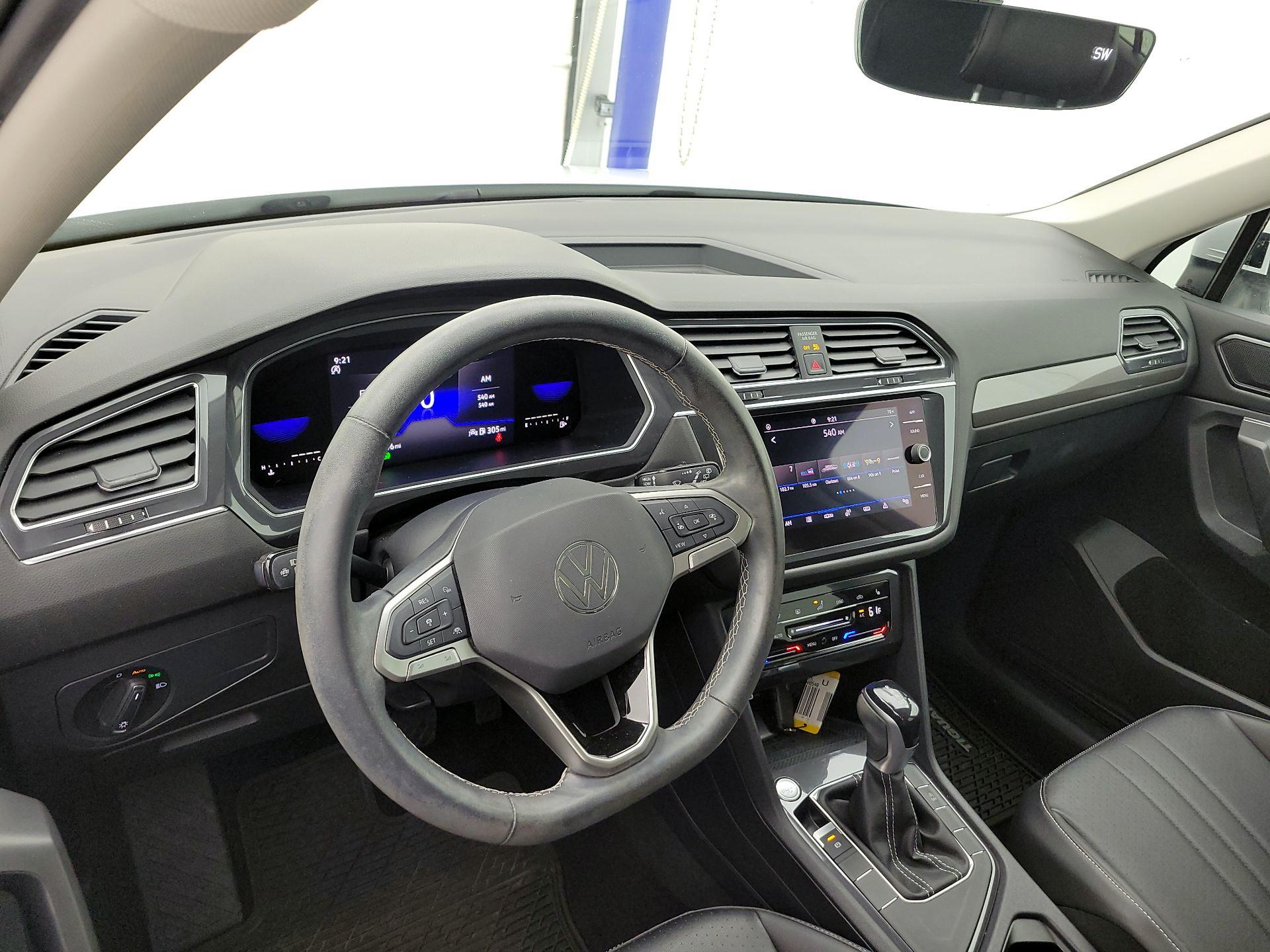 Thumbnail: 2022 Volkswagen Tiguan - 9