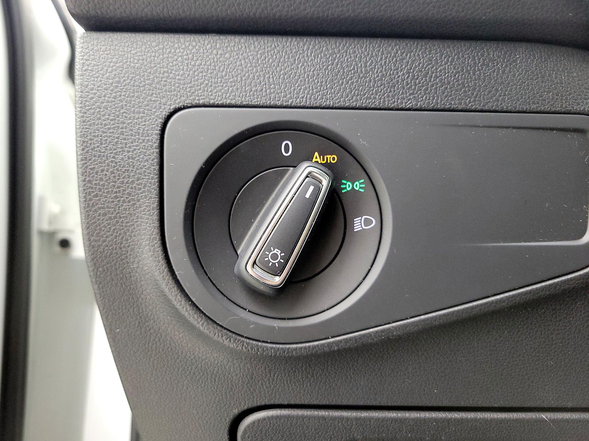 Thumbnail: 2022 Volkswagen Tiguan - 13