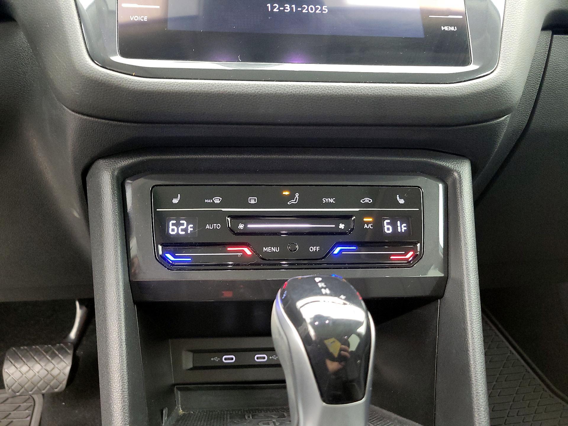 Thumbnail: 2022 Volkswagen Tiguan - 16