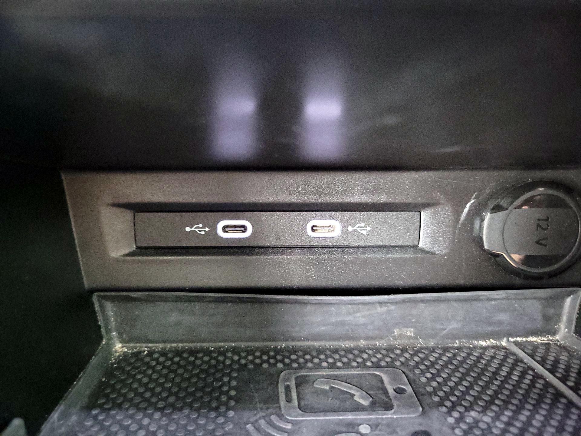 Thumbnail: 2022 Volkswagen Tiguan - 18