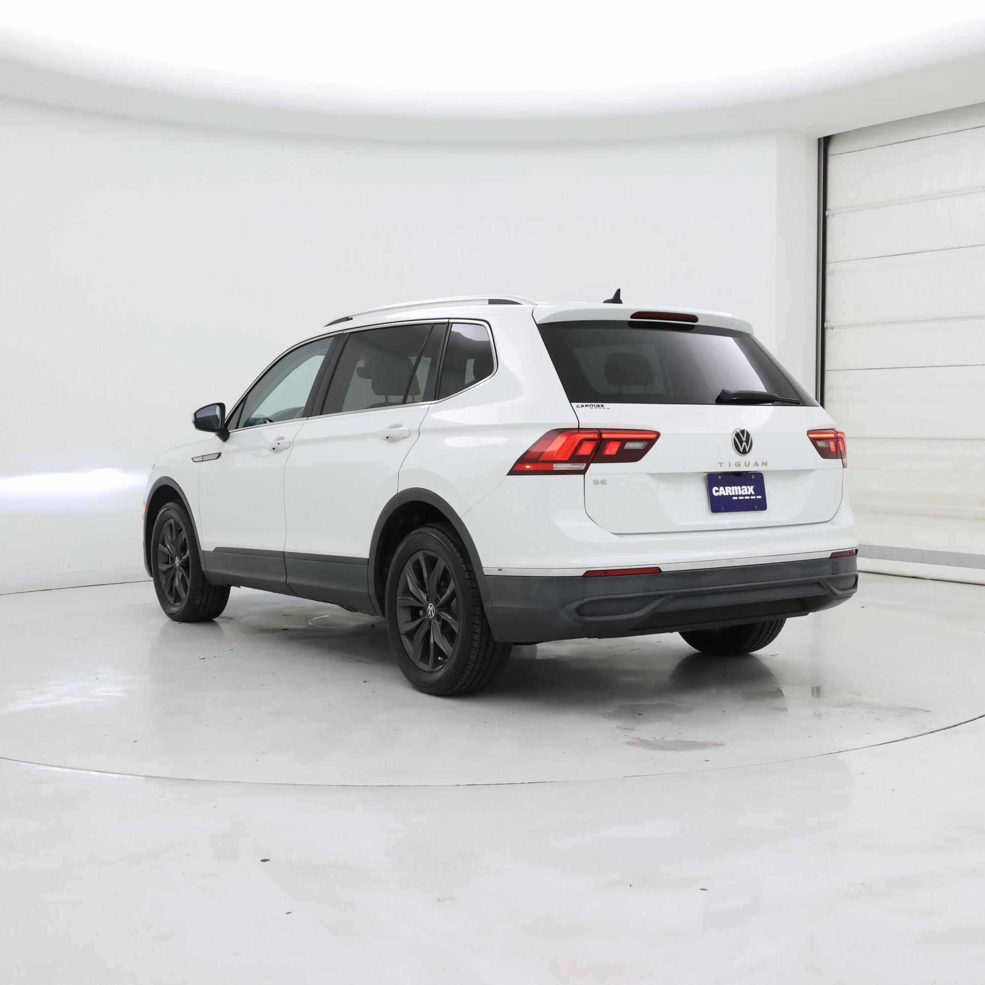 Thumbnail: 2022 Volkswagen Tiguan - 2