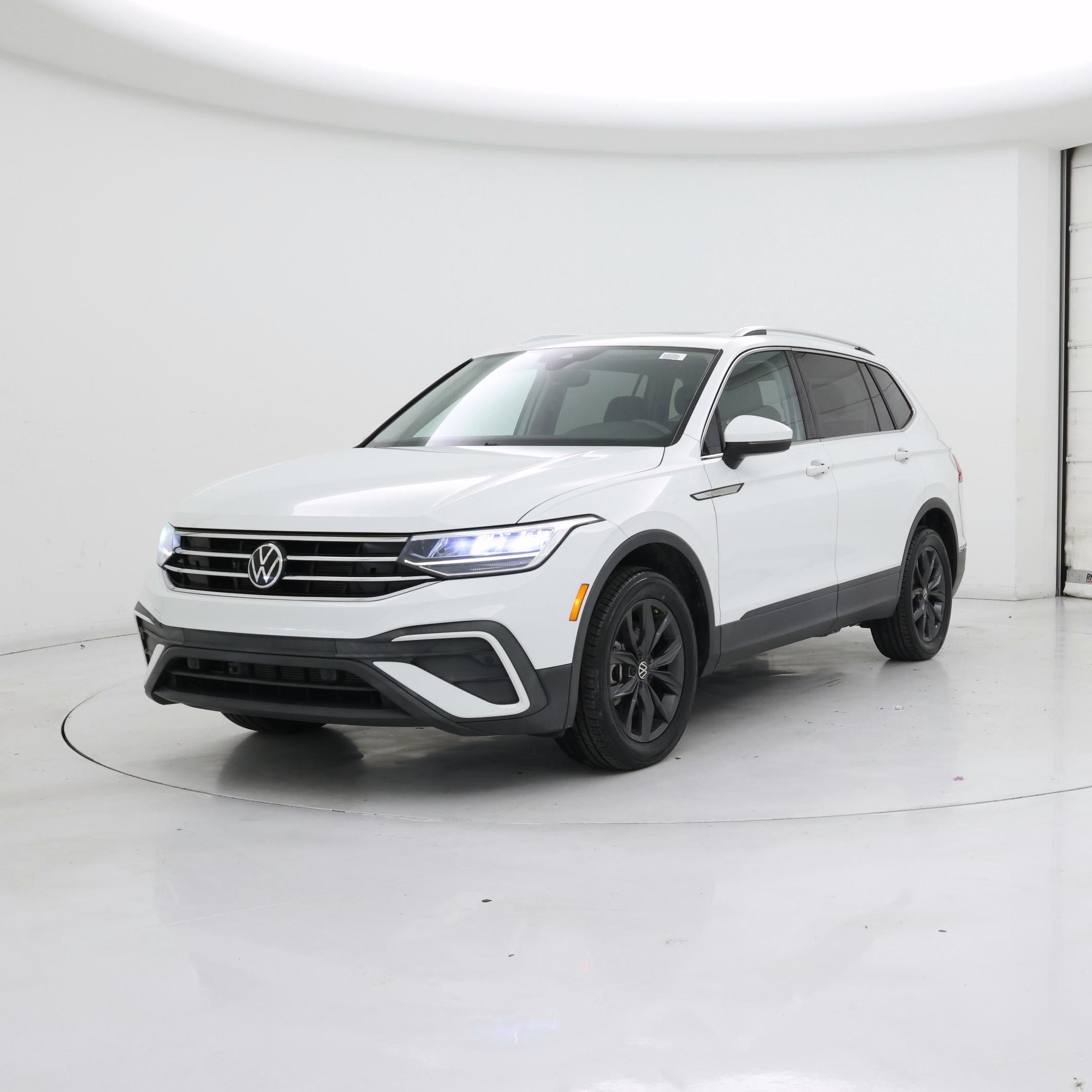 Thumbnail: 2022 Volkswagen Tiguan - 4