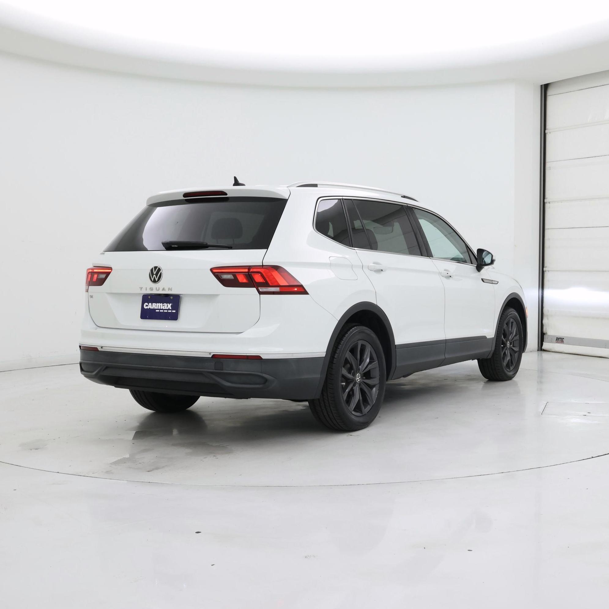 Thumbnail: 2022 Volkswagen Tiguan - 8