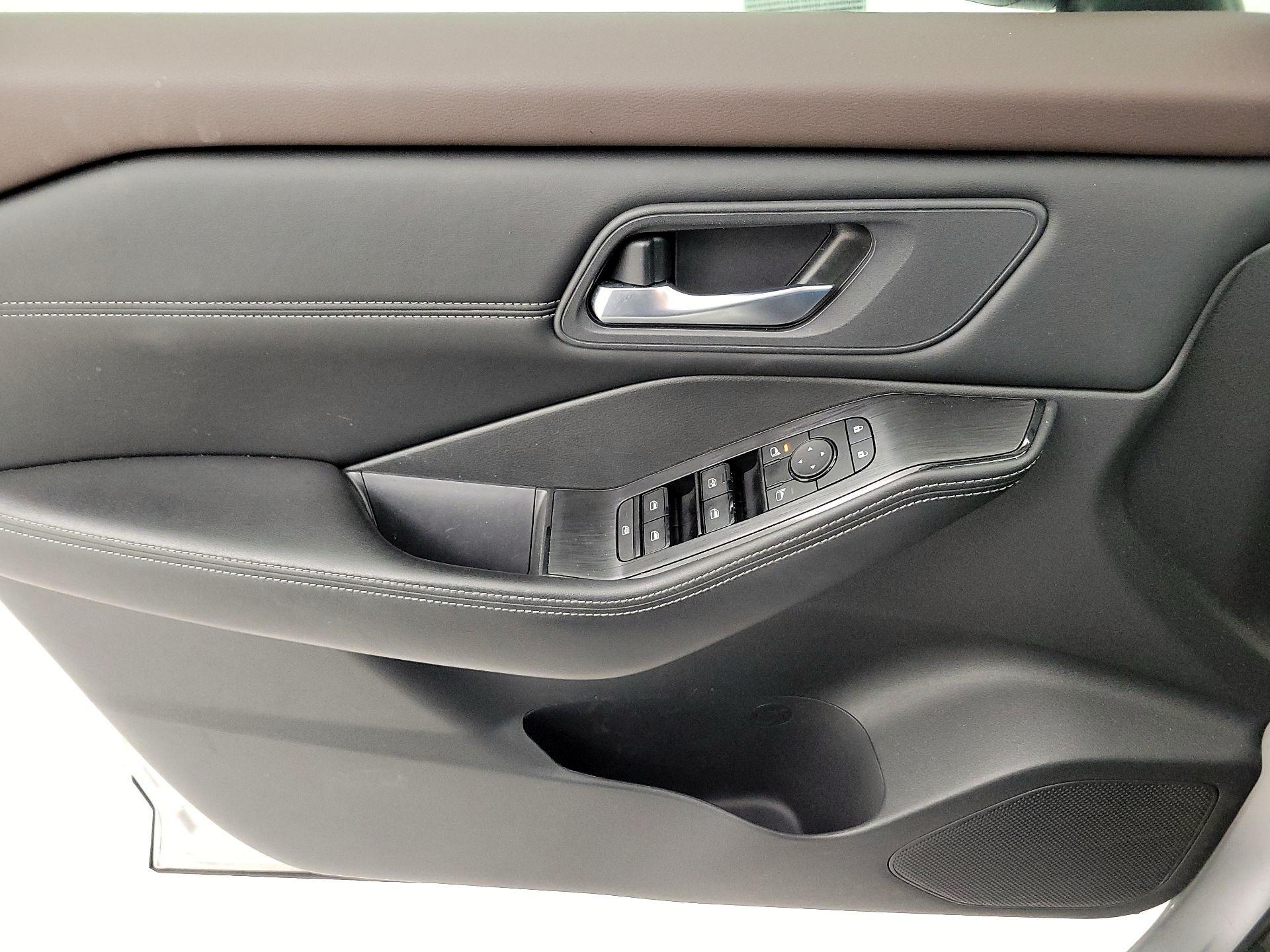 Thumbnail: 2022 Nissan Rogue - 12