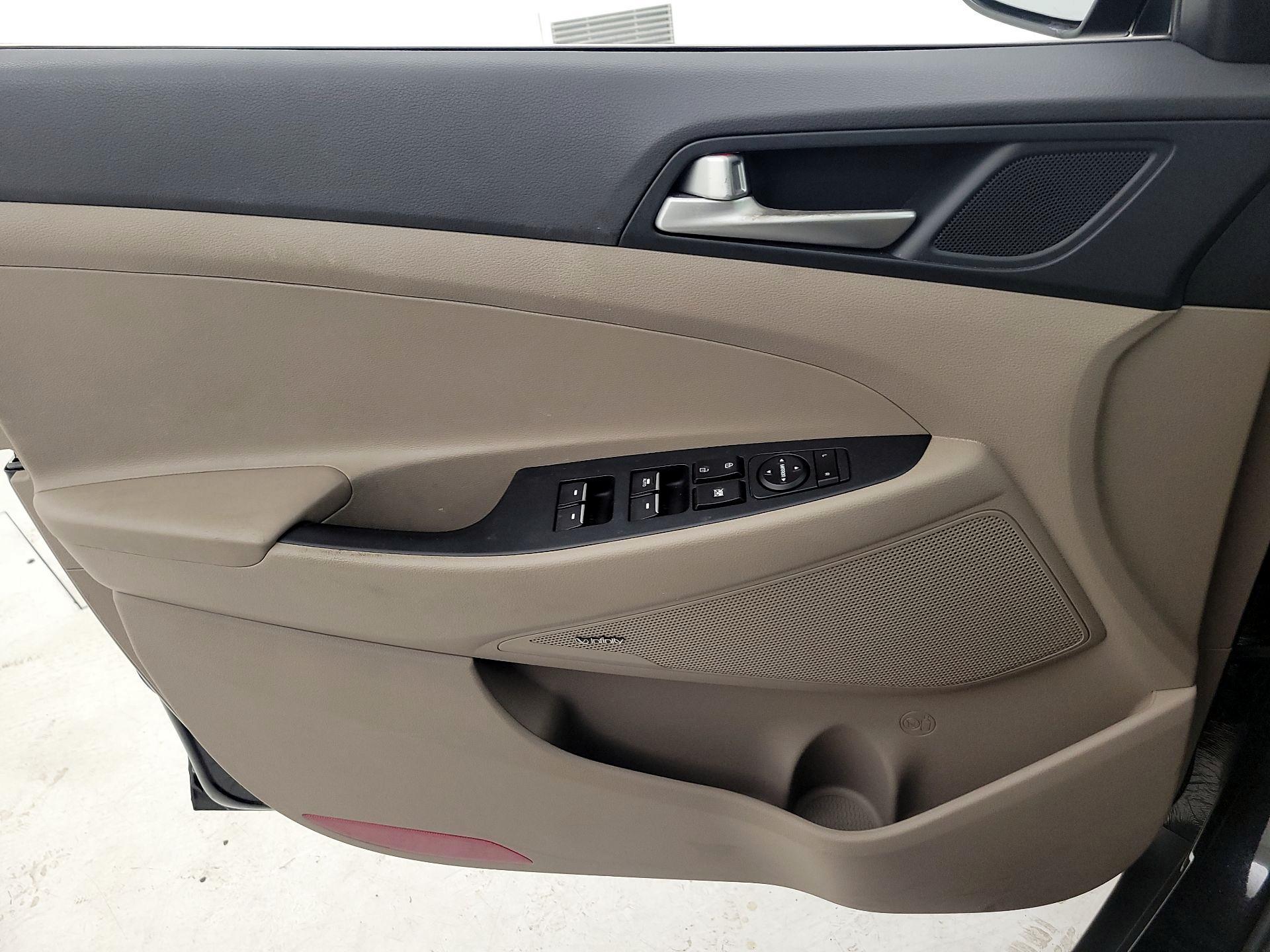 Thumbnail: 2020 Hyundai Tucson - 12