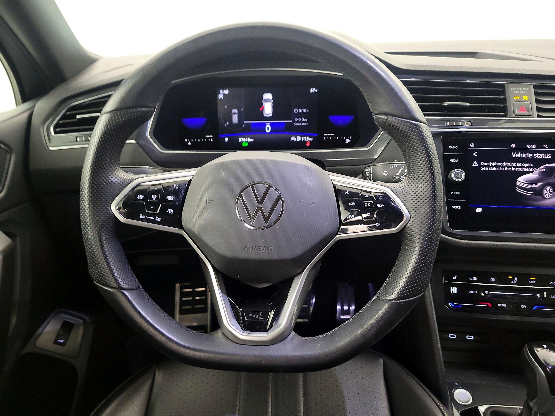 Thumbnail: 2022 Volkswagen Tiguan - 10