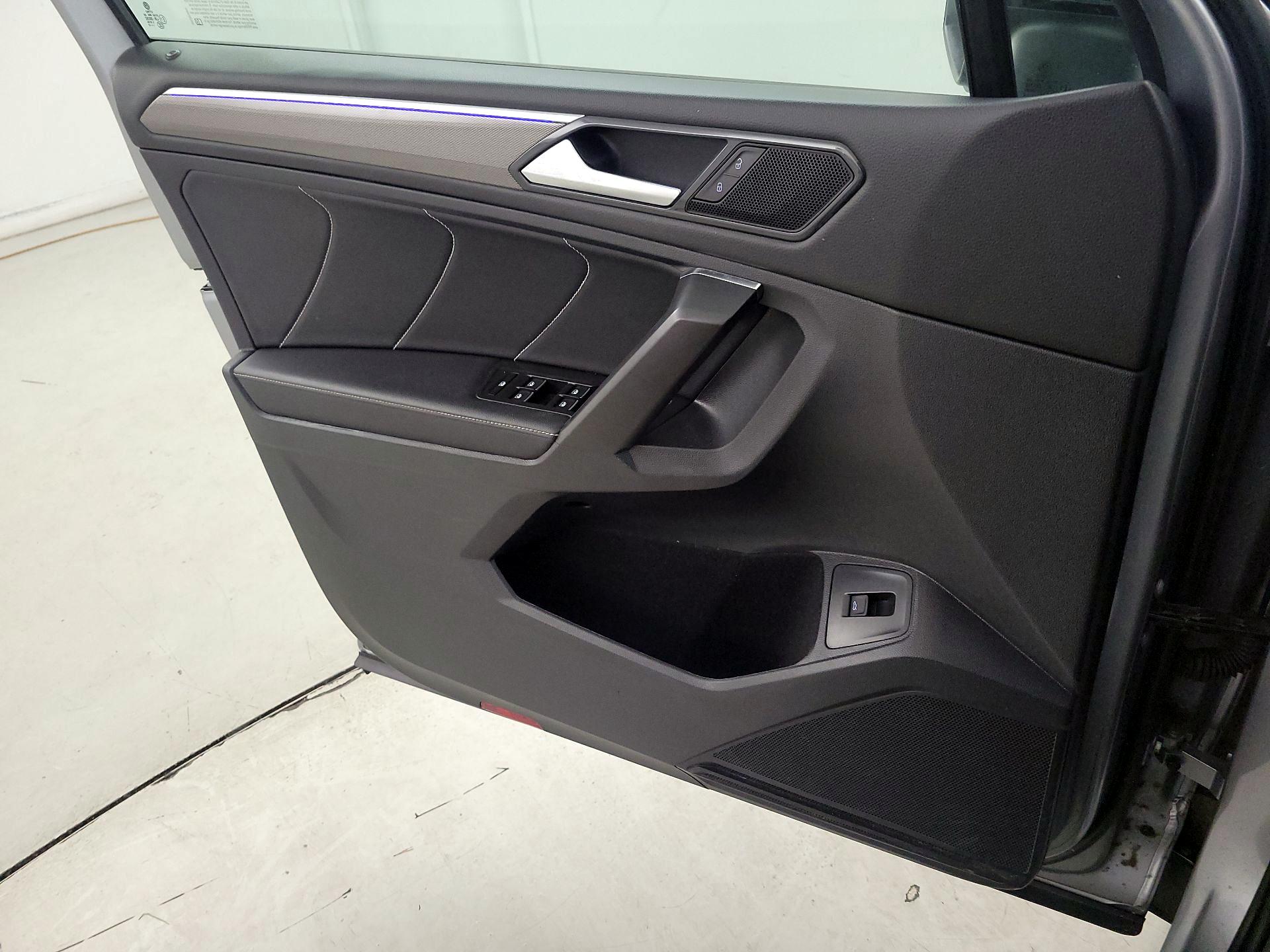 Thumbnail: 2022 Volkswagen Tiguan - 12