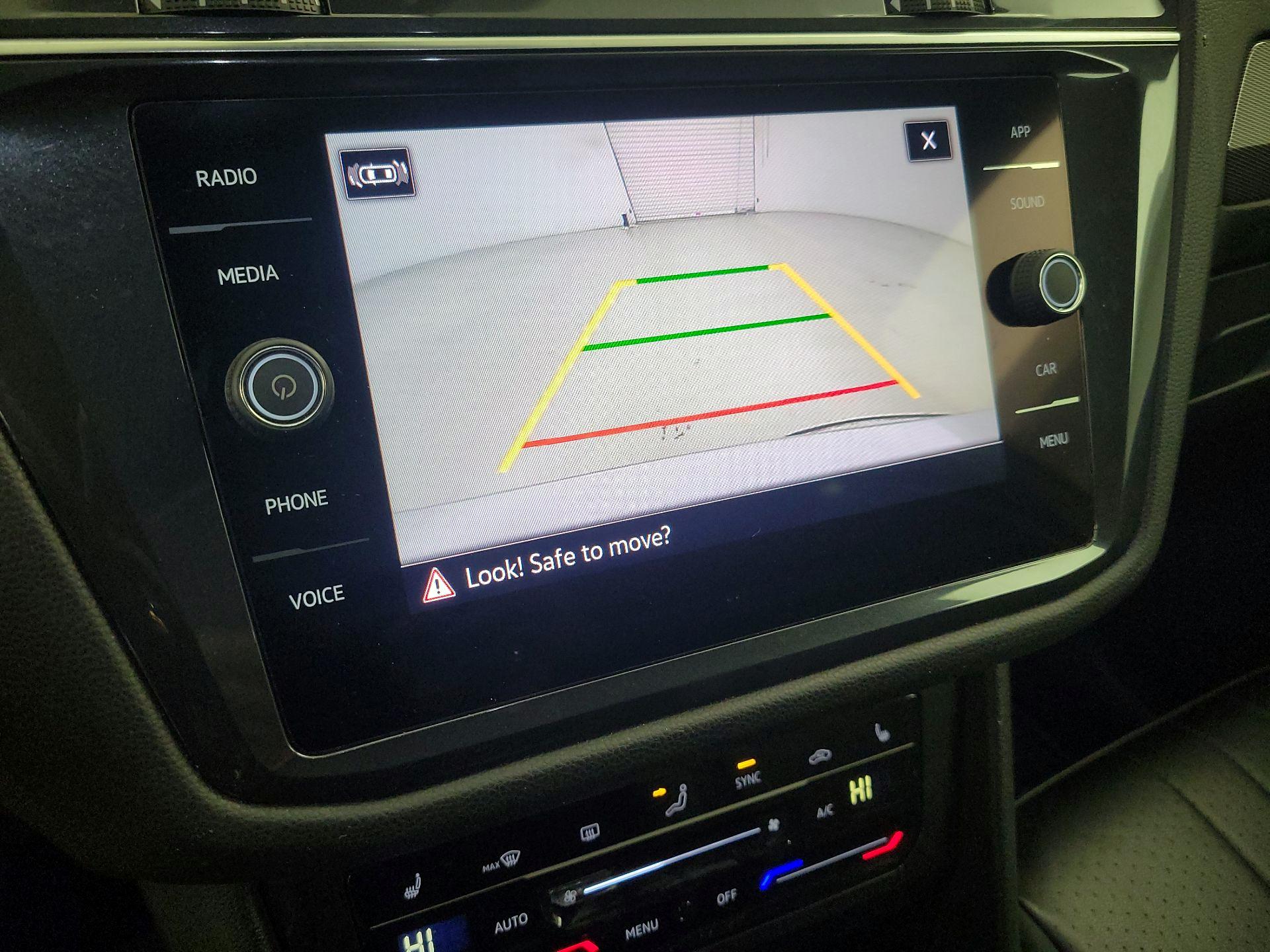 Thumbnail: 2022 Volkswagen Tiguan - 14