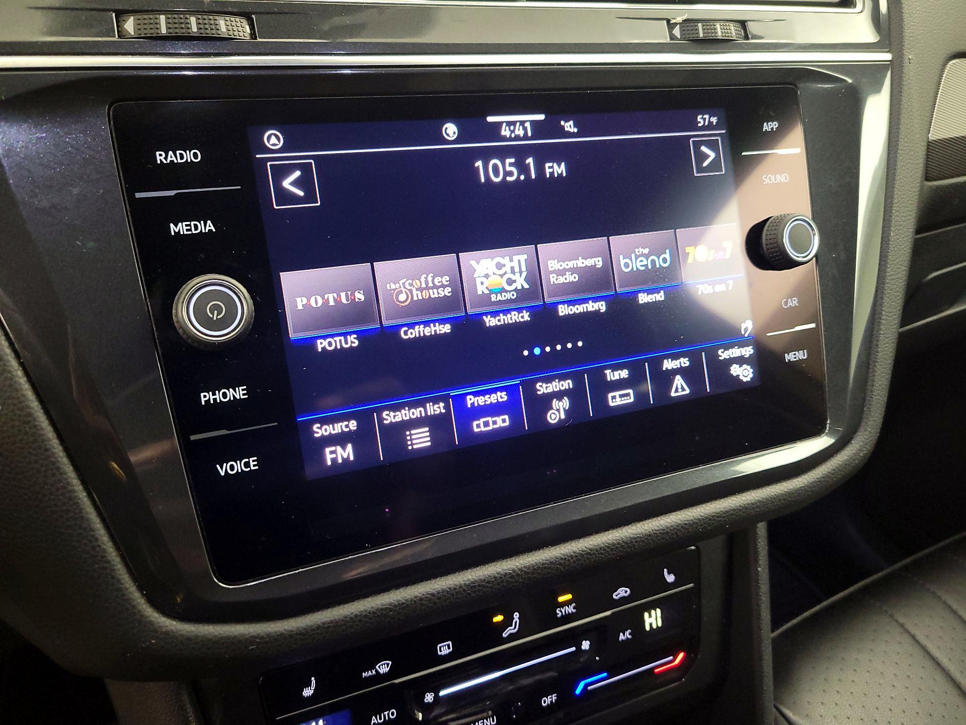 Thumbnail: 2022 Volkswagen Tiguan - 15