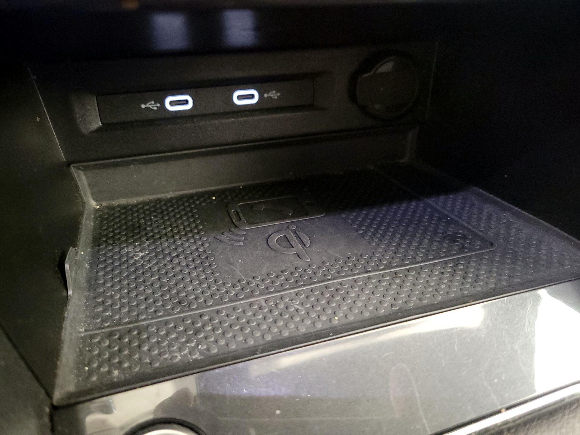 Thumbnail: 2022 Volkswagen Tiguan - 18