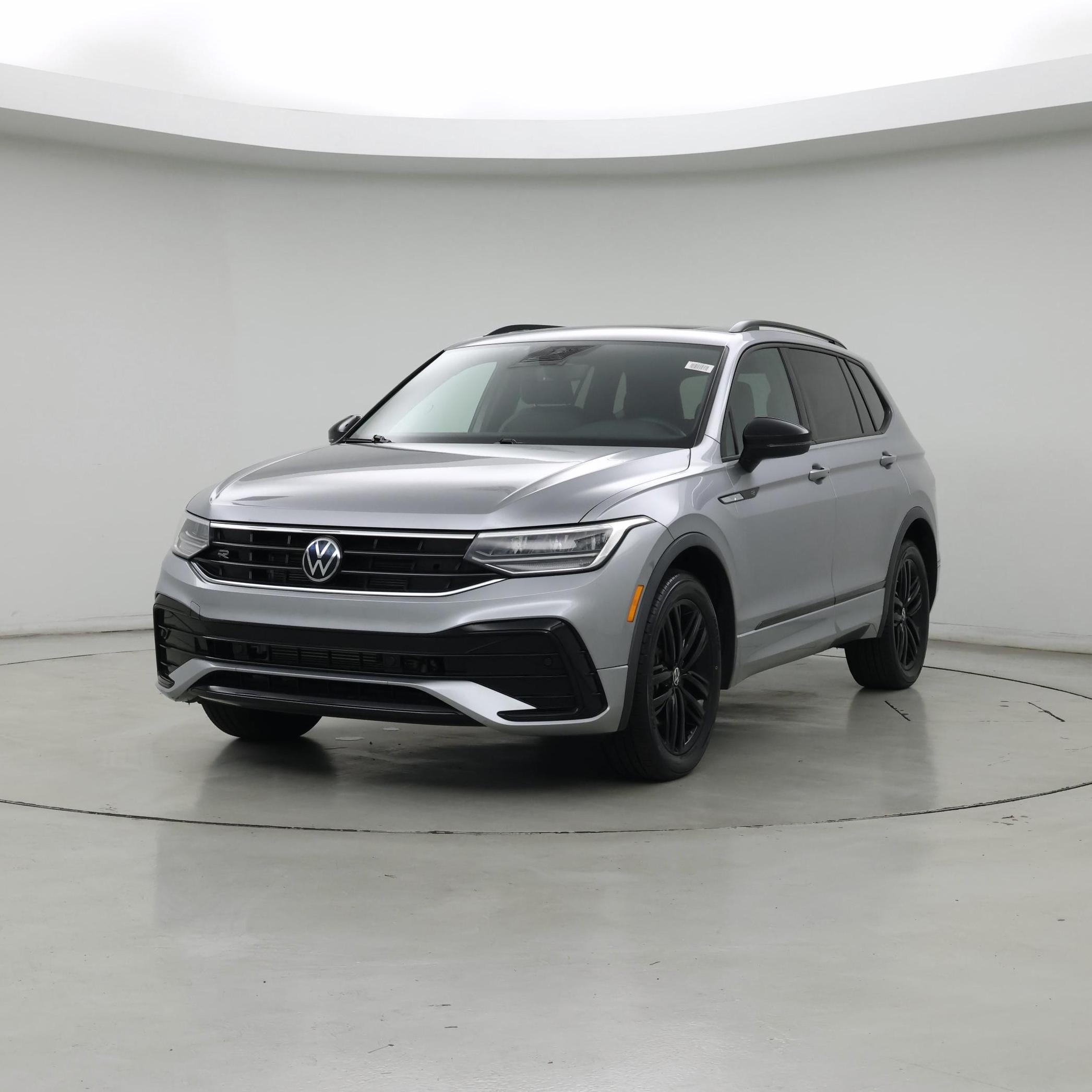 Thumbnail: 2022 Volkswagen Tiguan - 4