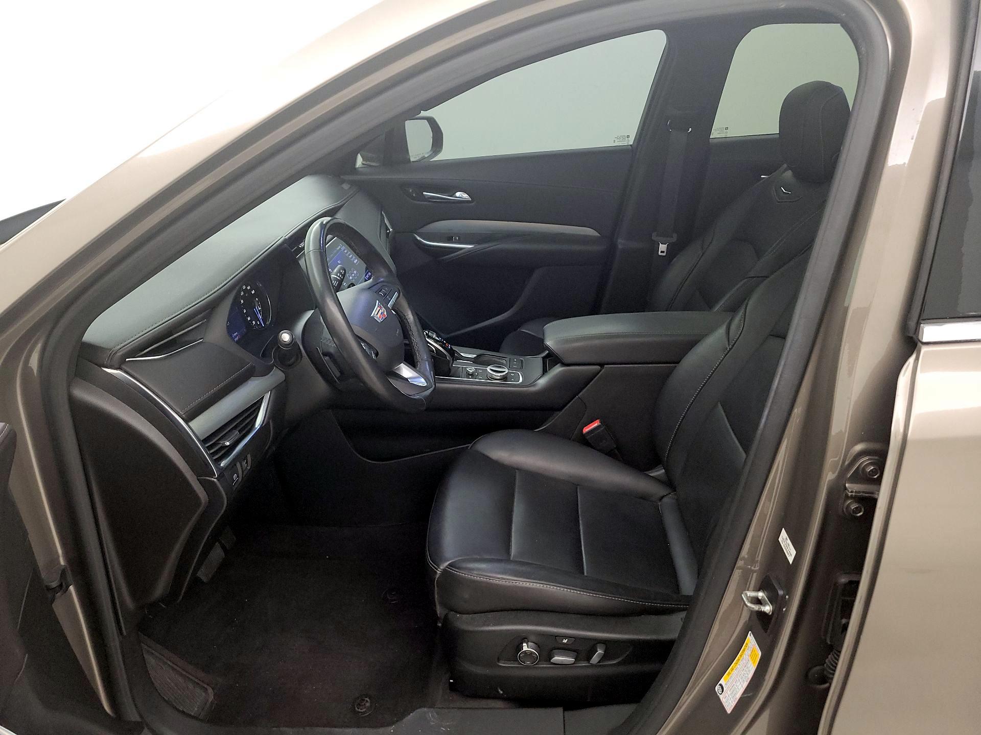 Thumbnail: 2020 Cadillac XT4 - 11