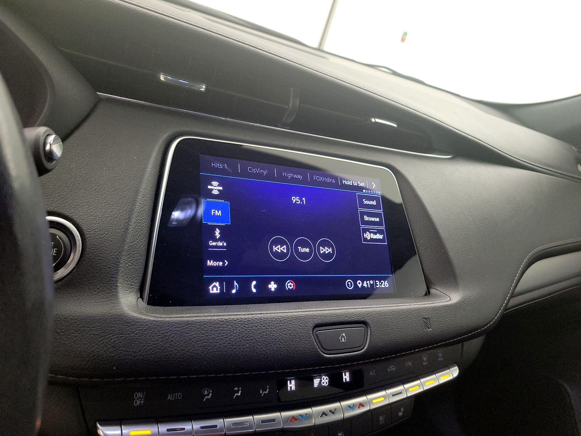 Thumbnail: 2020 Cadillac XT4 - 15