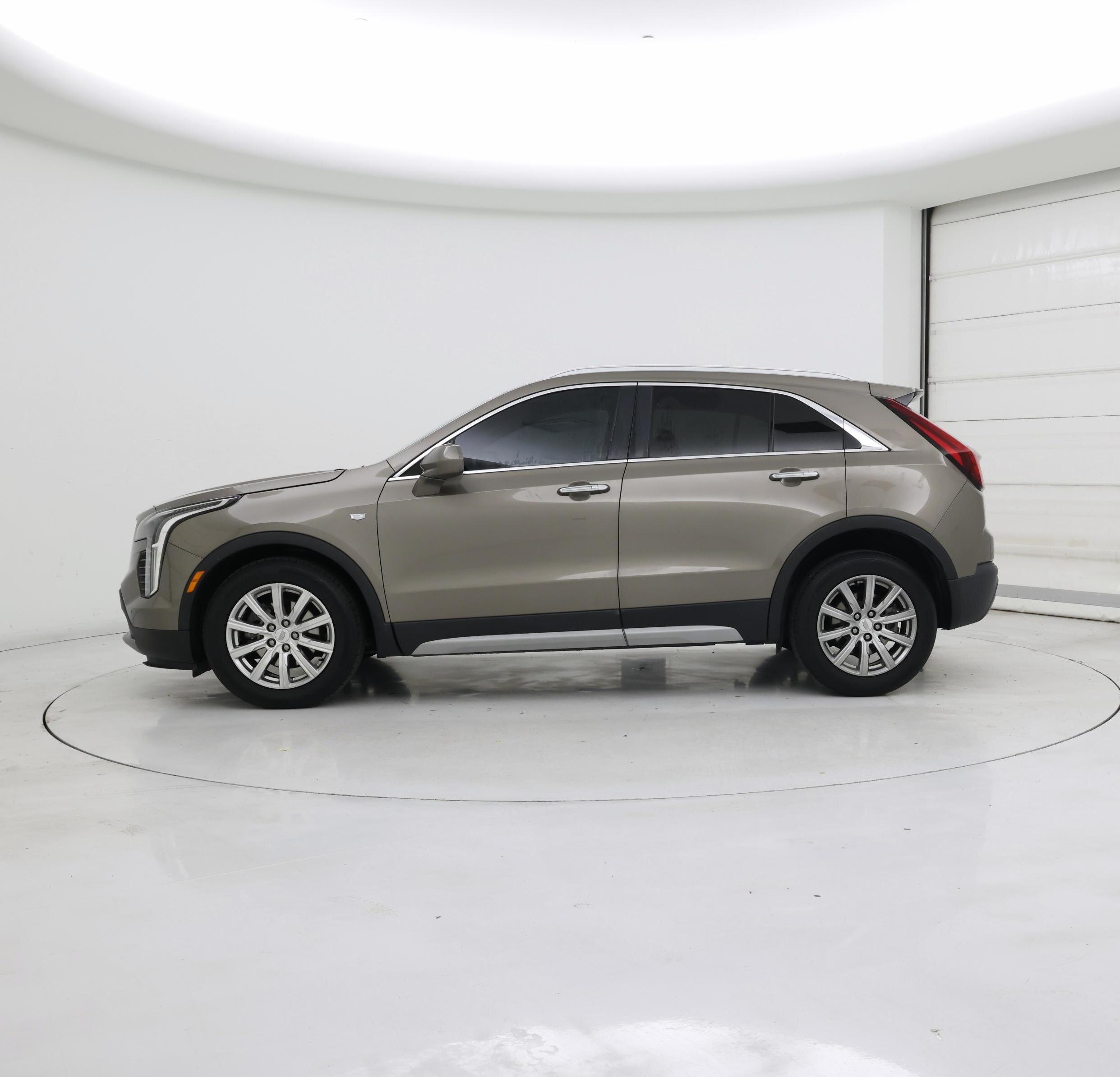 Thumbnail: 2020 Cadillac XT4 - 3