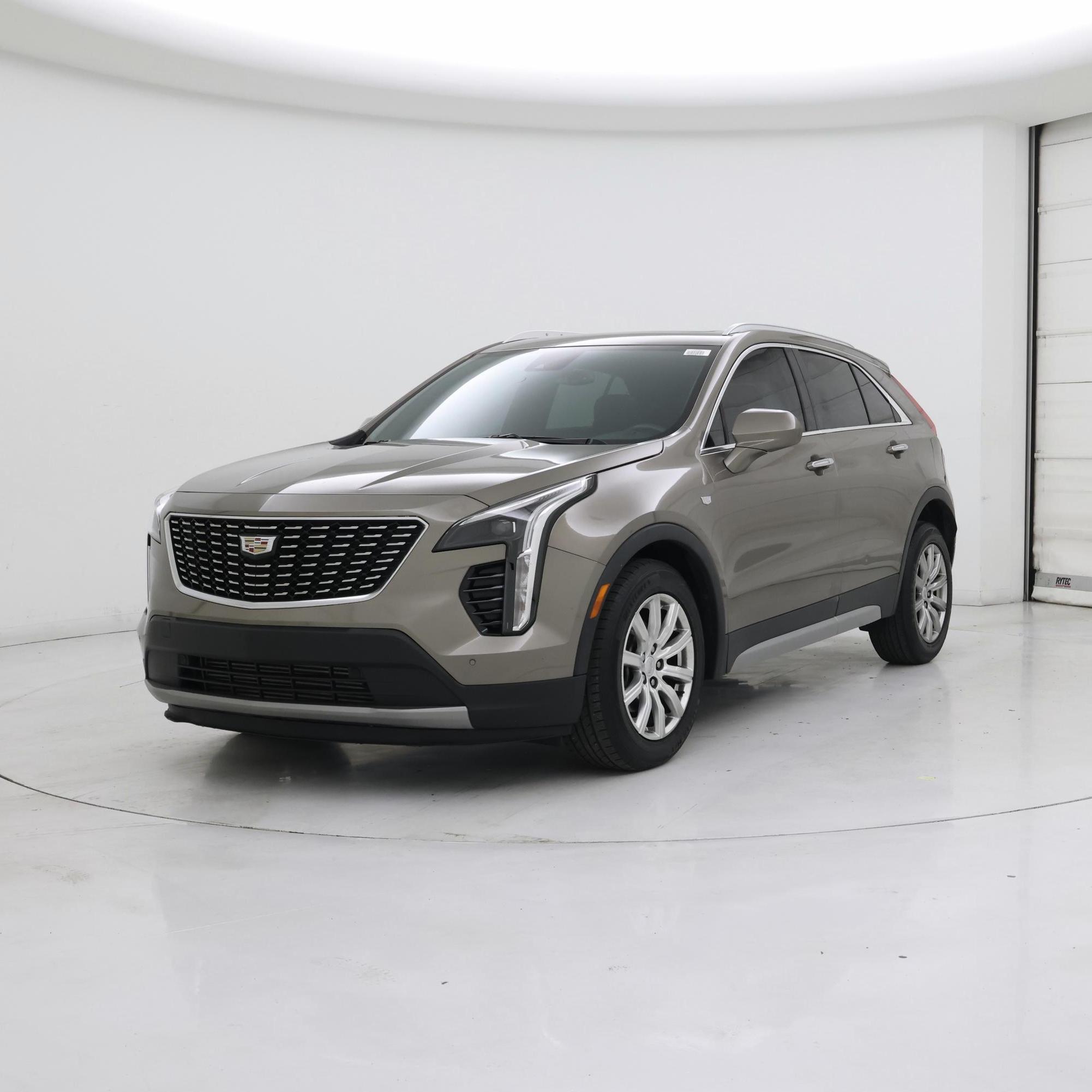 Thumbnail: 2020 Cadillac XT4 - 4