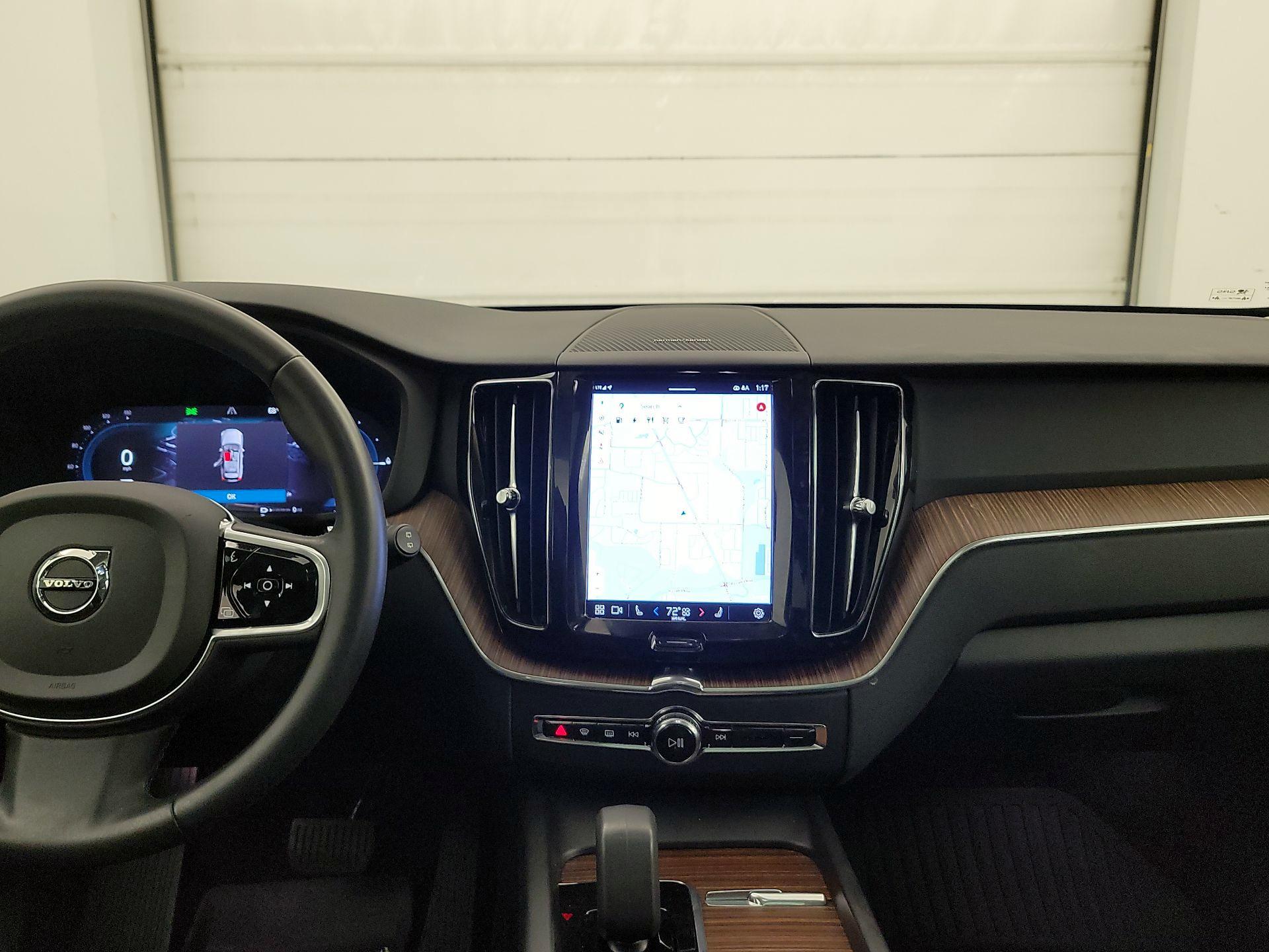 Thumbnail: 2023 Volvo XC60 - 9