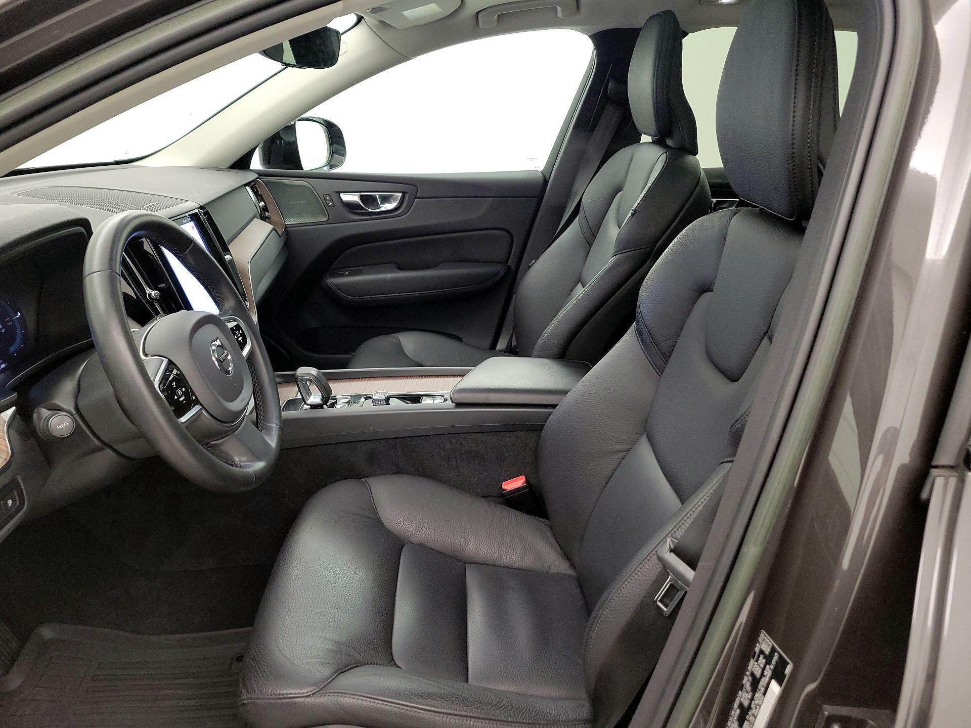 Thumbnail: 2023 Volvo XC60 - 11