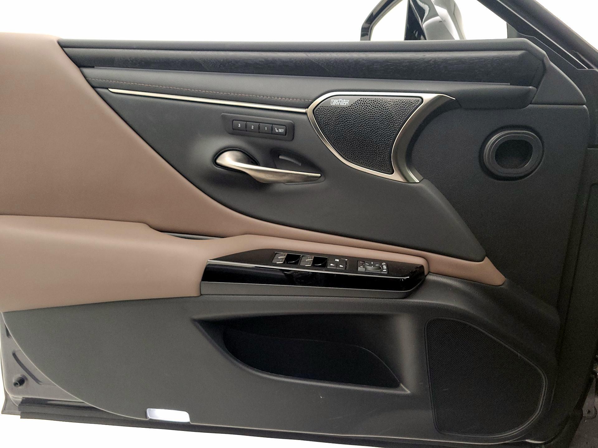 Thumbnail: 2023 Lexus ES - 12