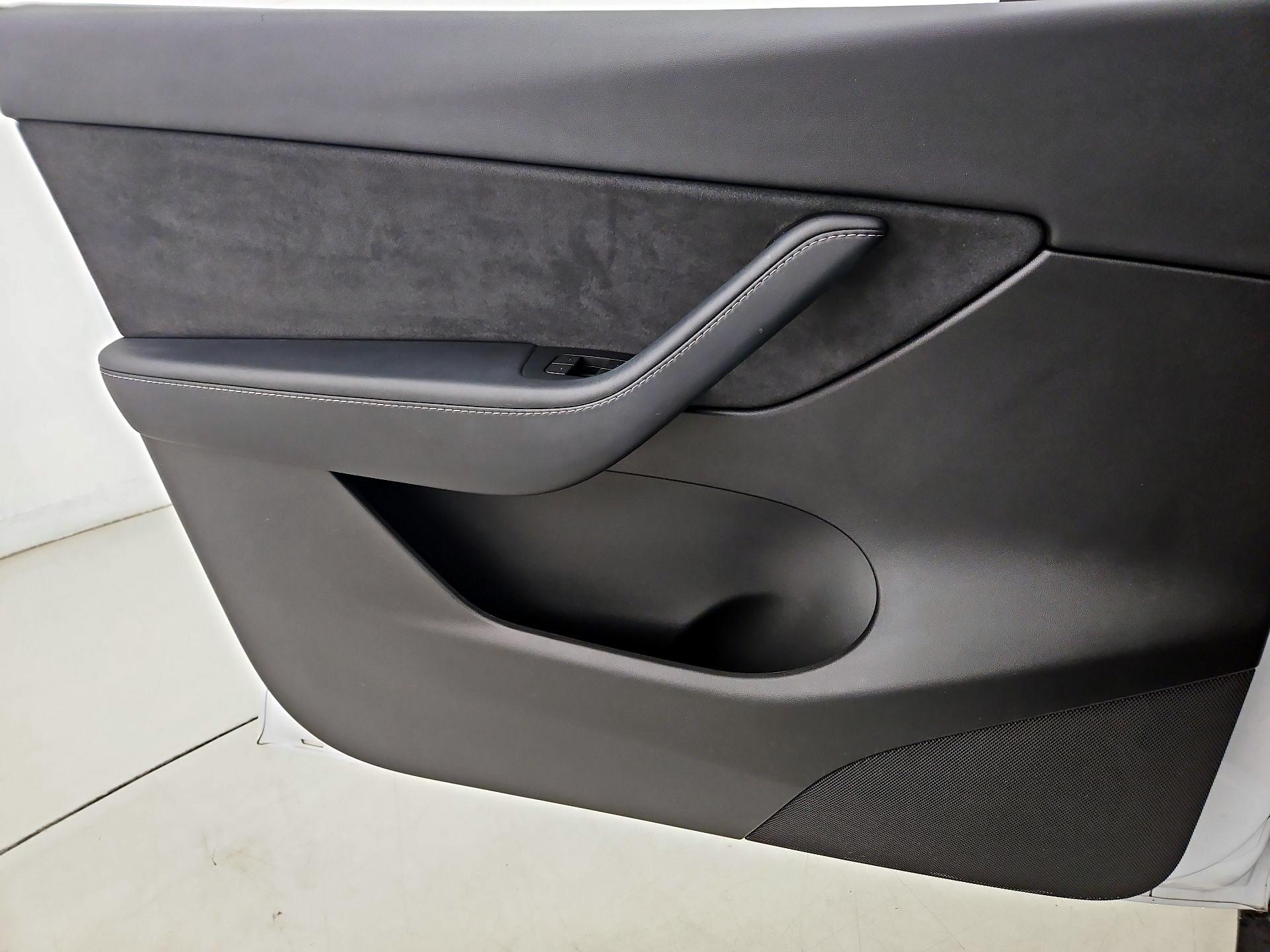 Thumbnail: 2022 Tesla Model Y - 12