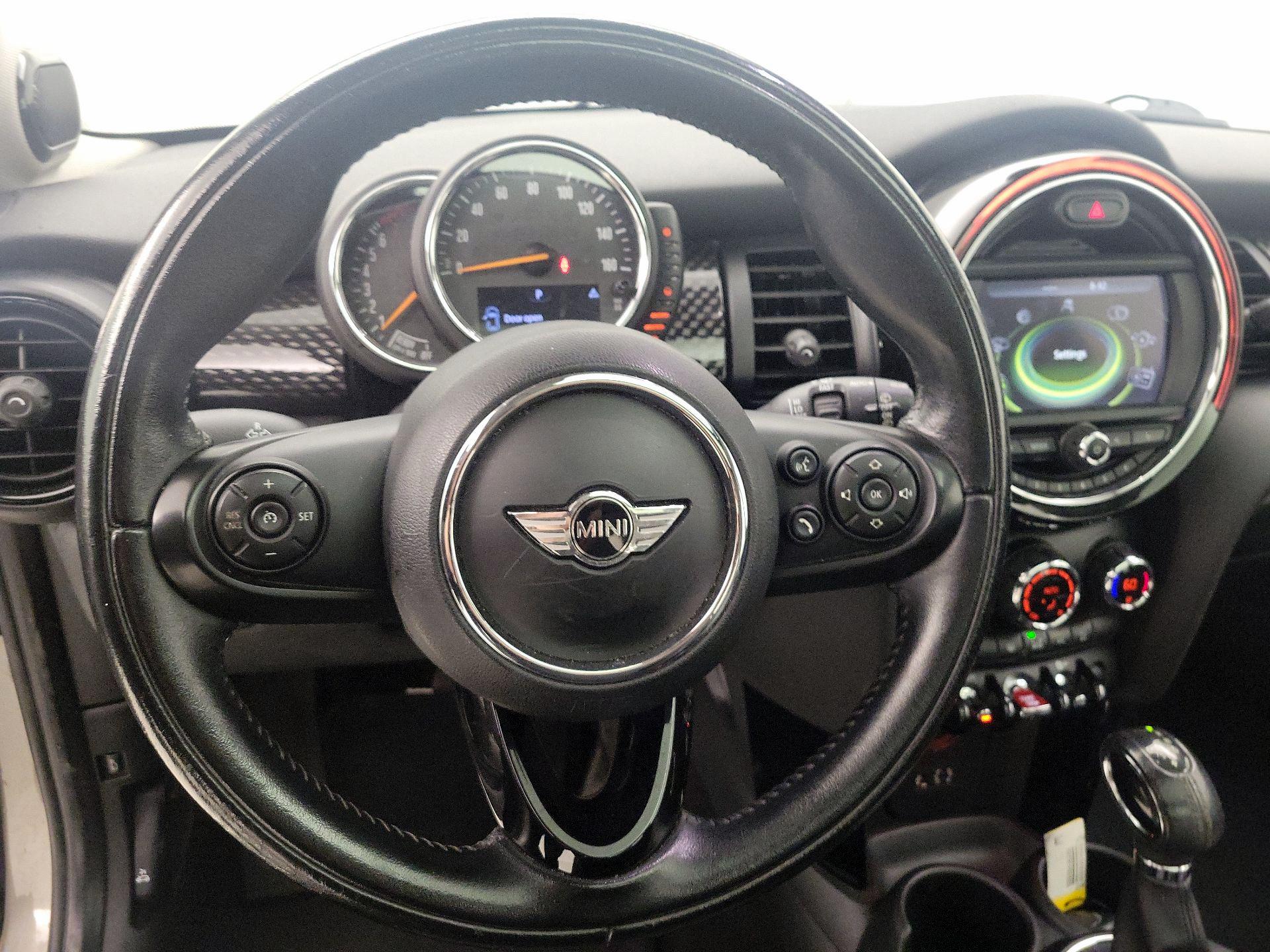 Thumbnail: 2017 MINI Cooper Hardtop - 10