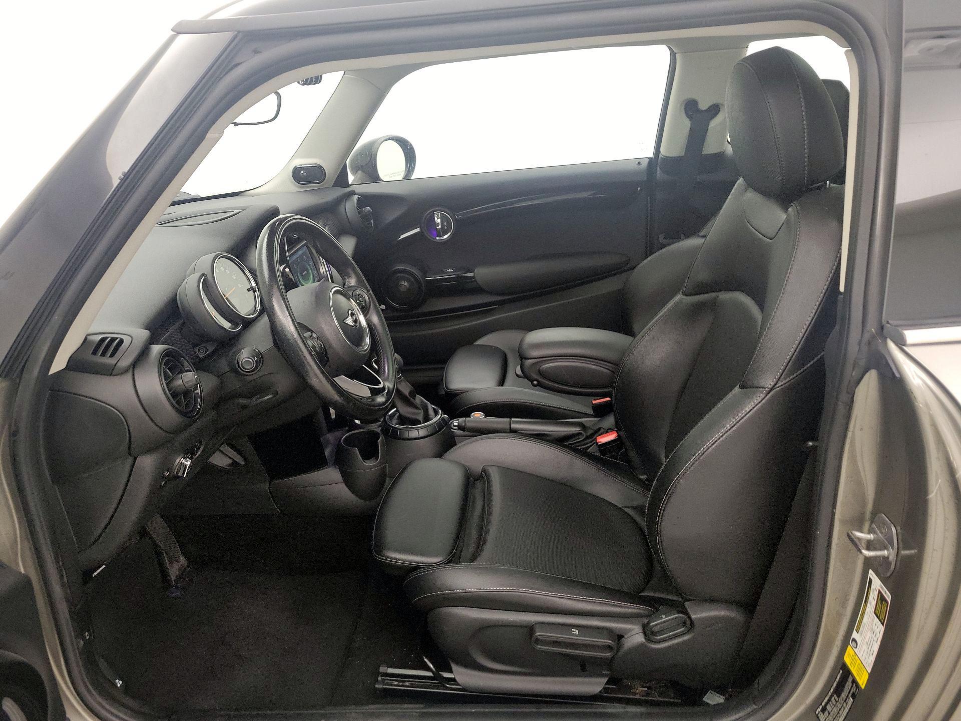 Thumbnail: 2017 MINI Cooper Hardtop - 11