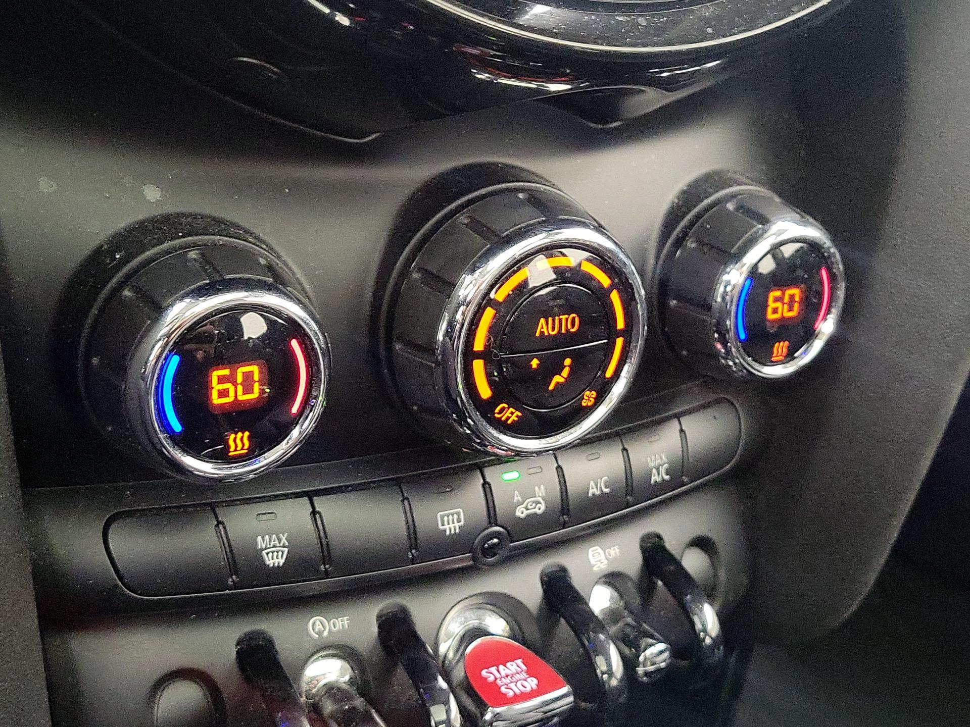 Thumbnail: 2017 MINI Cooper Hardtop - 15