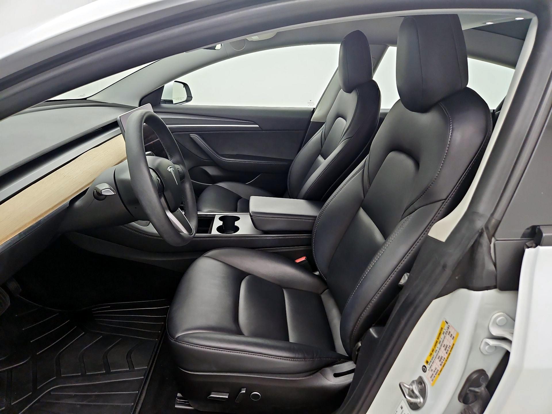 Thumbnail: 2022 Tesla Model 3 - 11