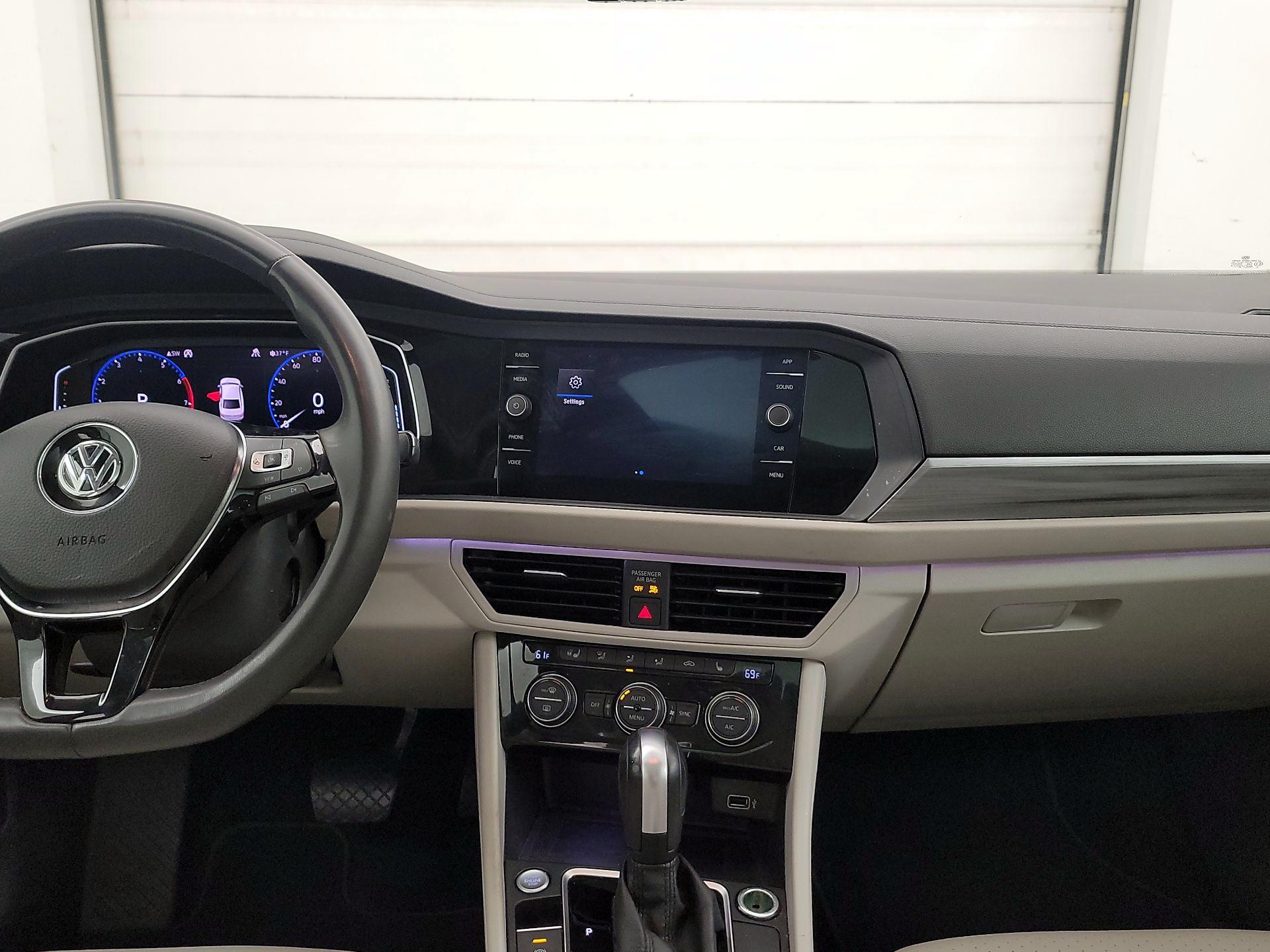 Thumbnail: 2020 Volkswagen Jetta - 9