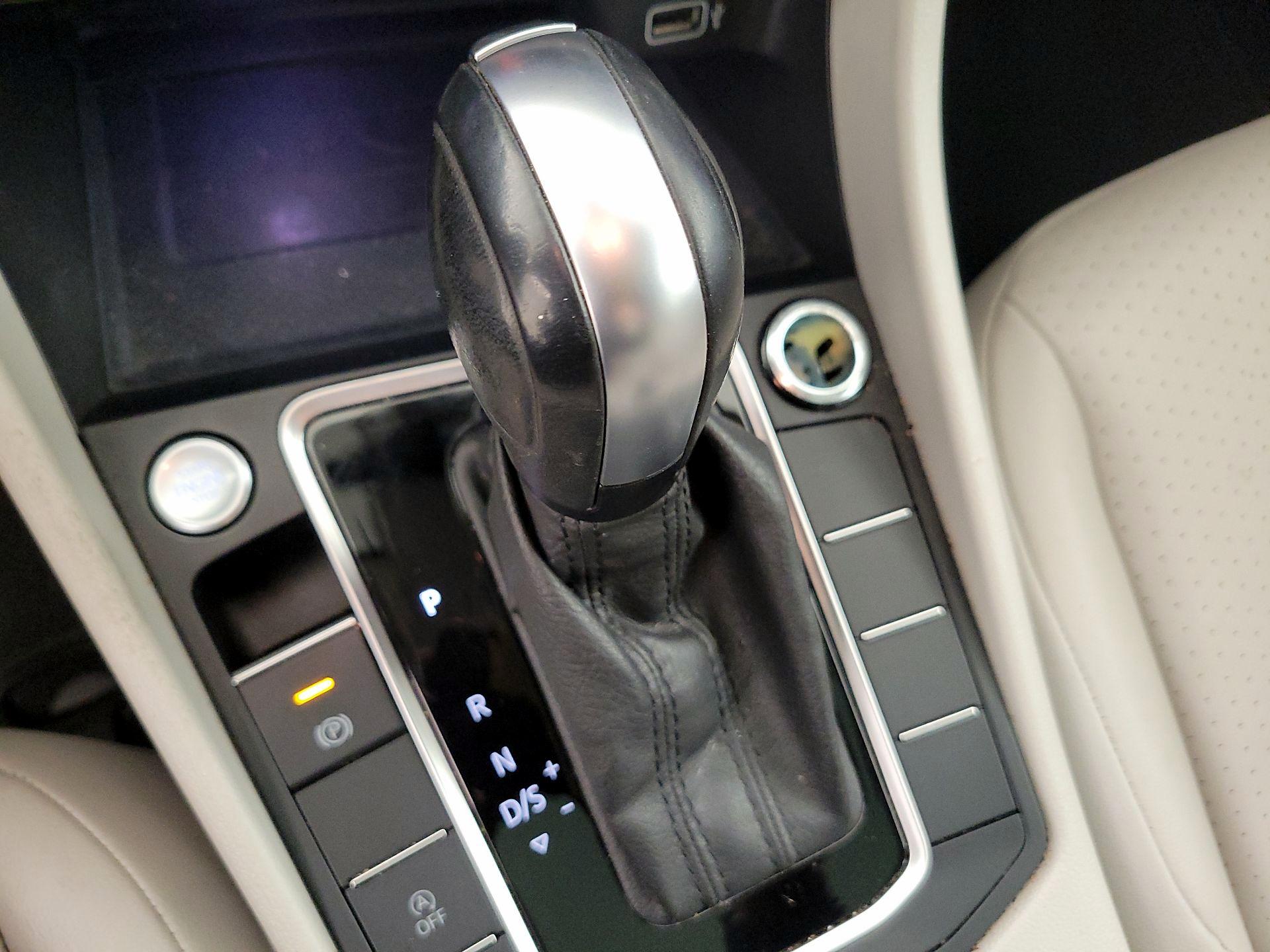 Thumbnail: 2020 Volkswagen Jetta - 17